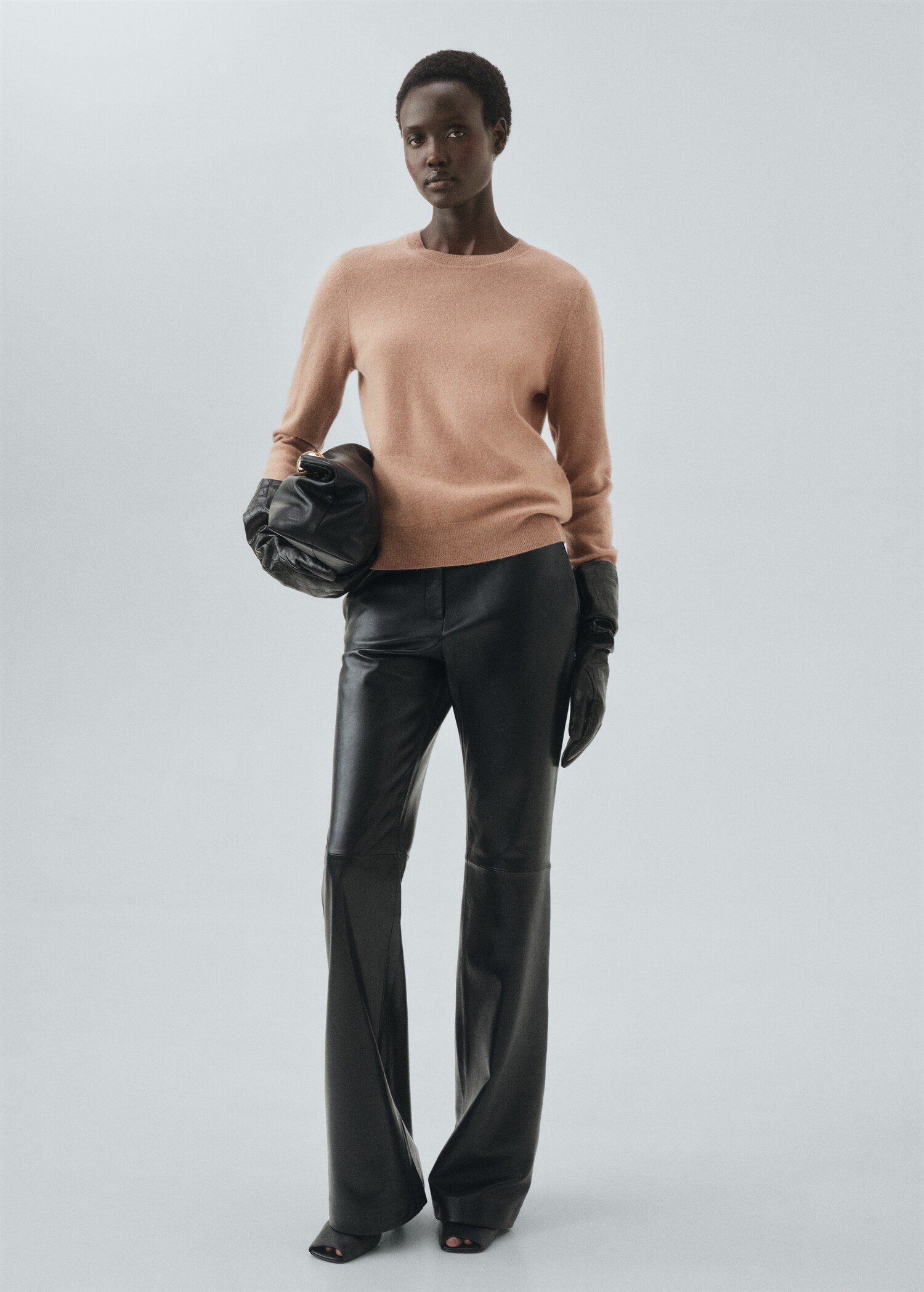 100% cashmere sweater - General plane