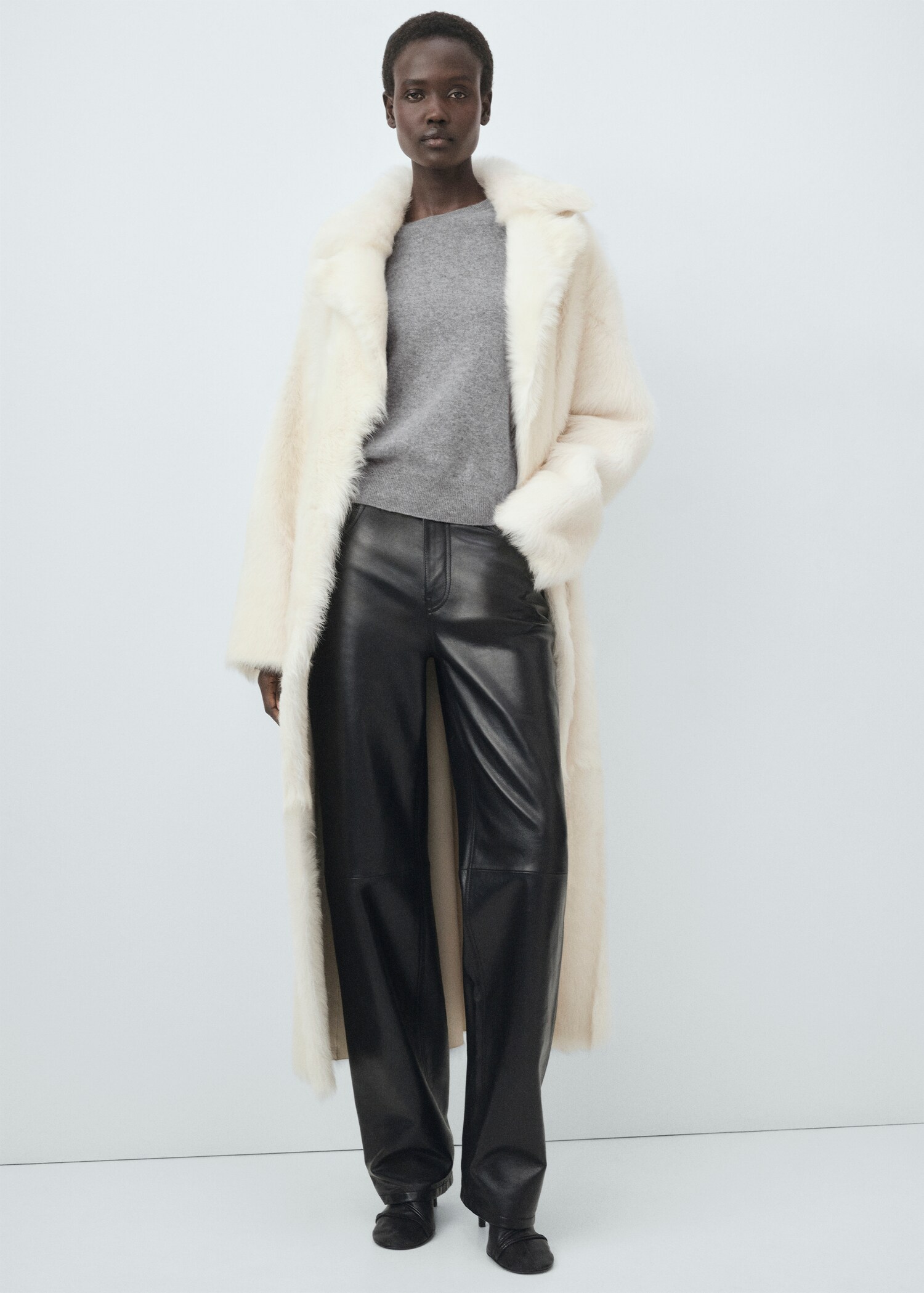 100% cashmere sweater - General plane