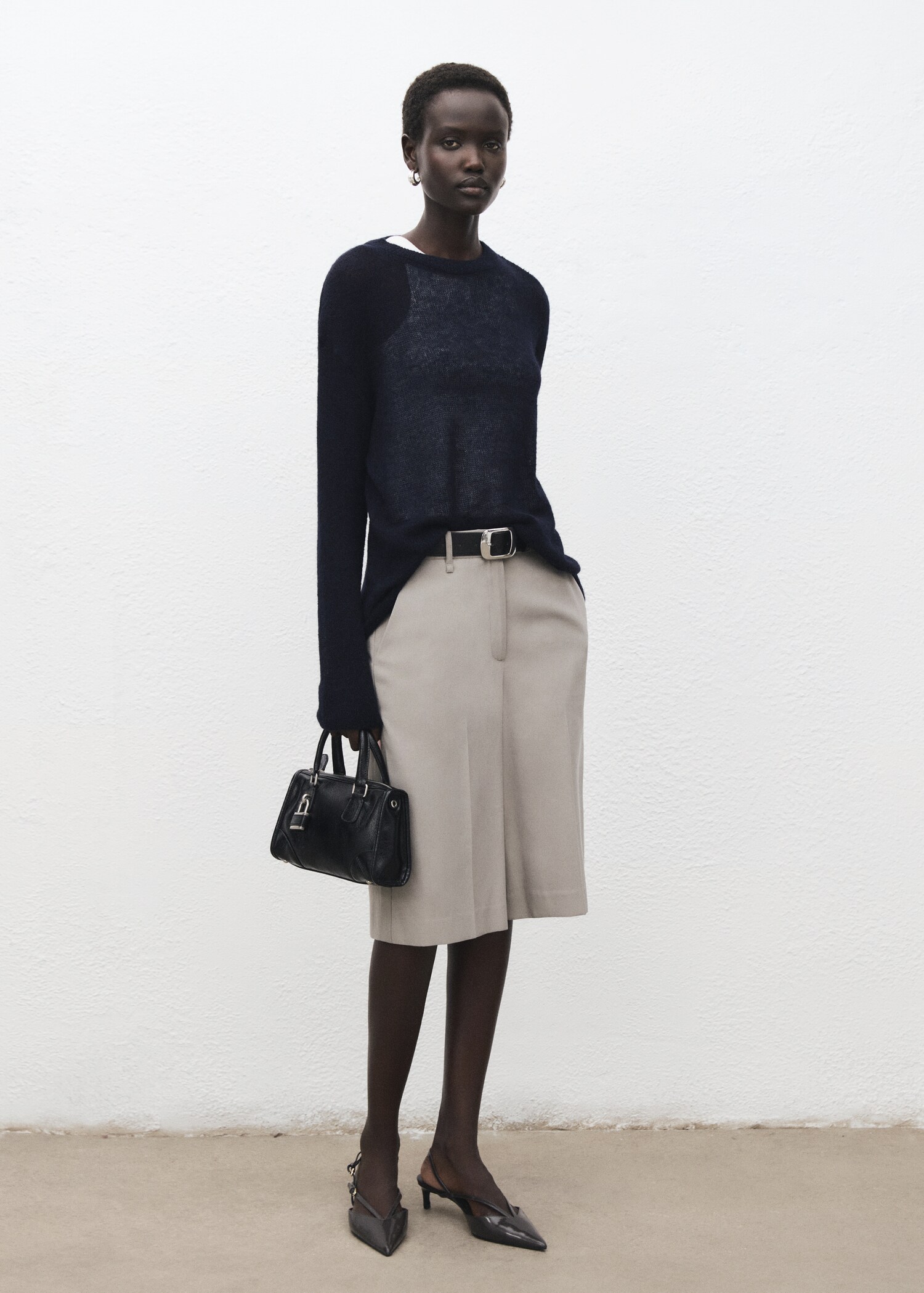 Semitransparent knitted sweater - General plane
