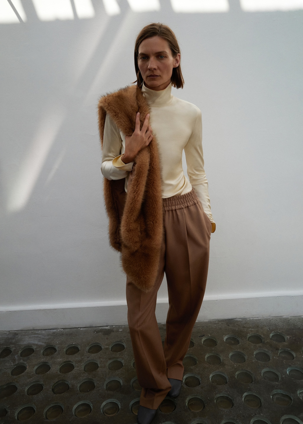 100% wool pants with elastic waist