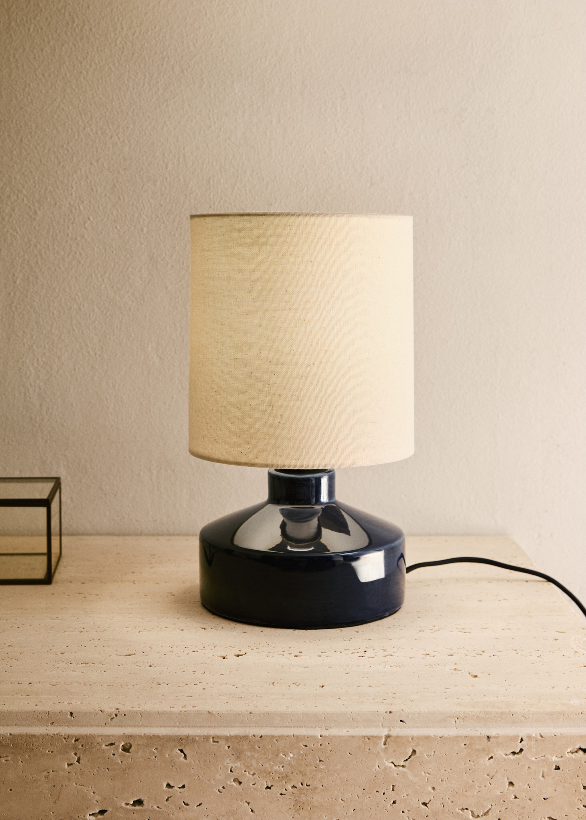 Lampa med fot i keramik - Allmän bild, Nattblå. Ref: 17006730-00.