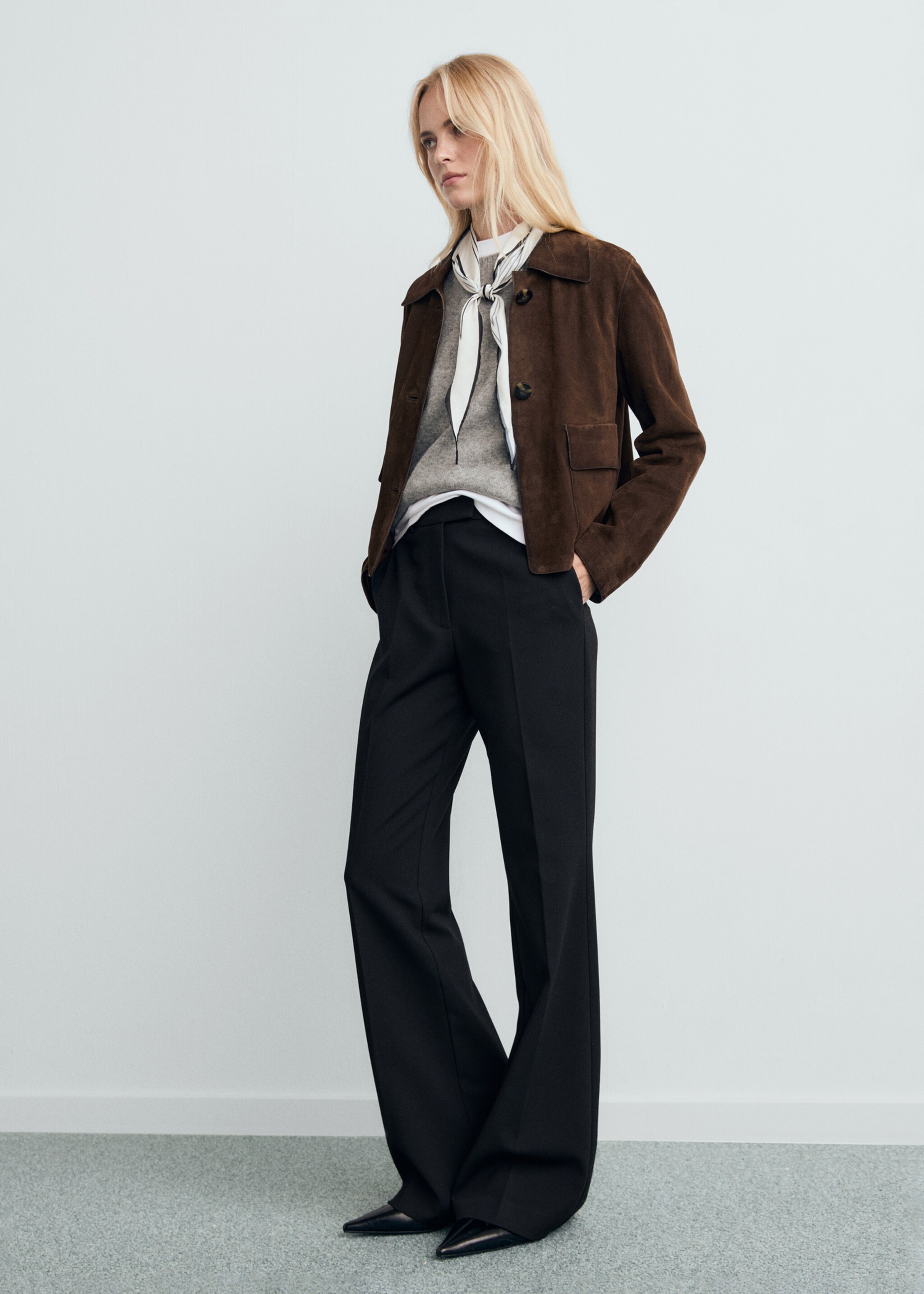 Mid-rise flare trousers - General plane, Black. Ref: 17006734-00.