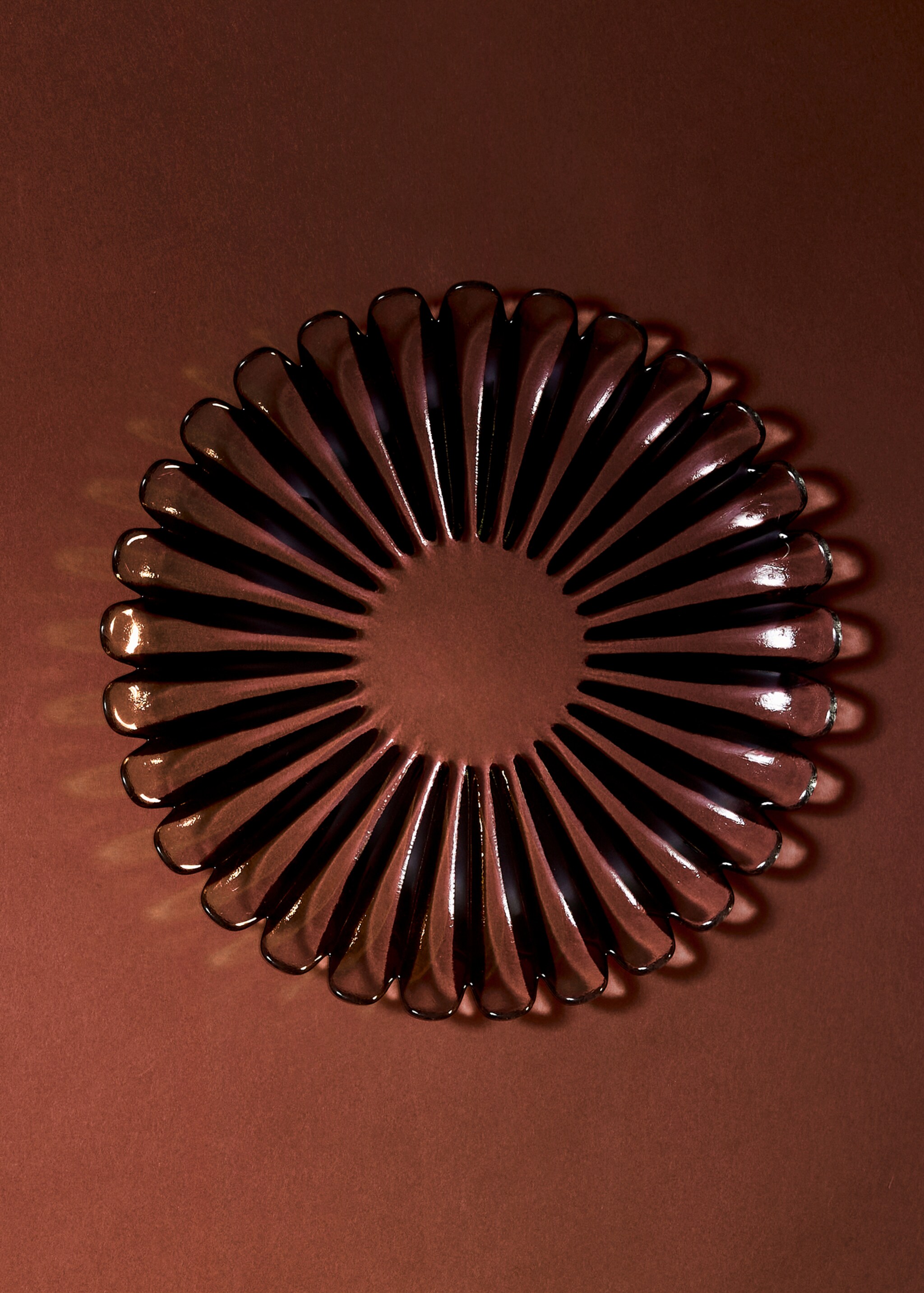 Glass dessert plate with spiral print - General plane, Red. Ref: 17007781-00.