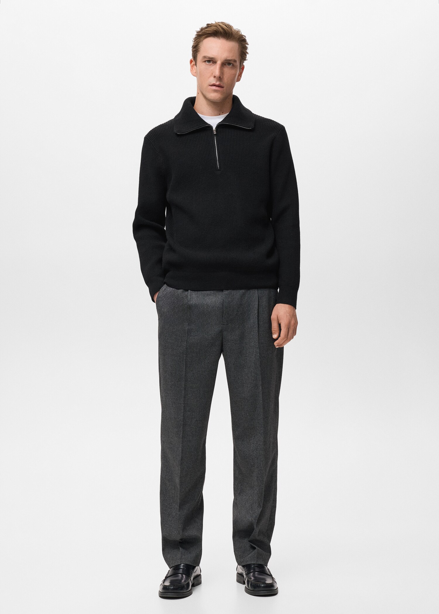 Knitted sweater with zip collar - General plane