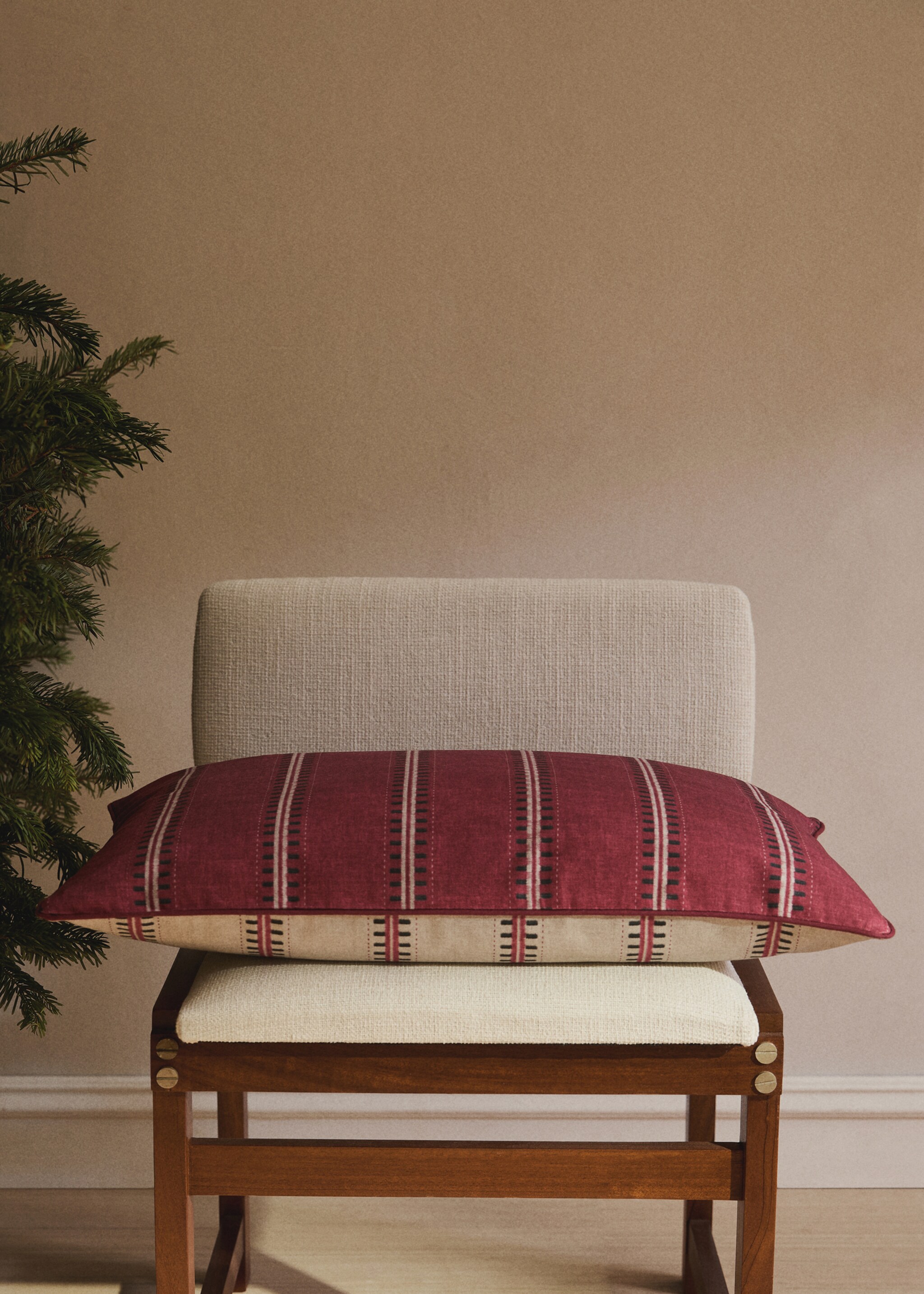Cotton striped cushion cover with piping 40x60 cm - General plane, Red. Ref: 17007913-00.
