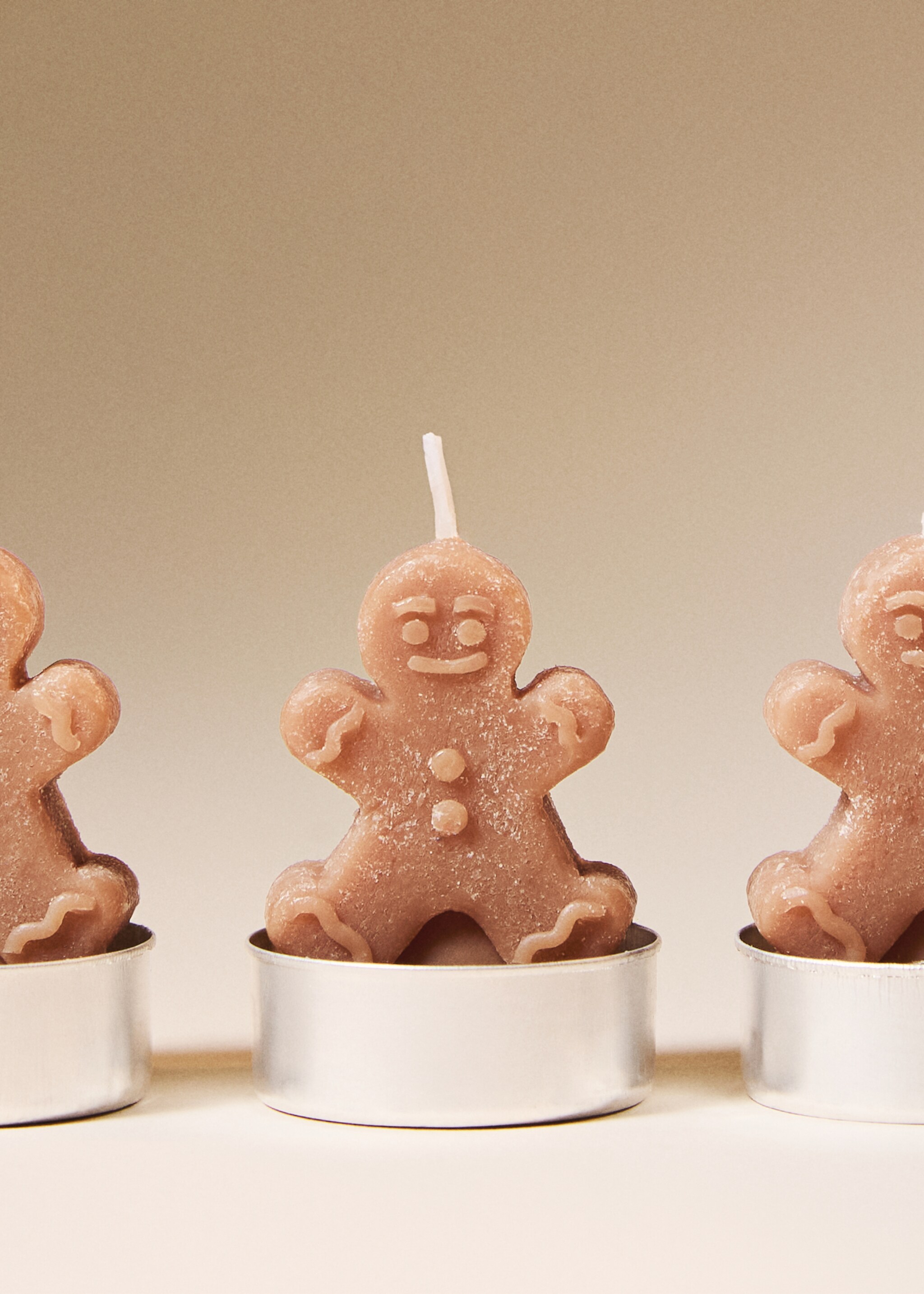 Pack of 6 decorative candles - General plane, Caramel. Ref: 17008288-00.