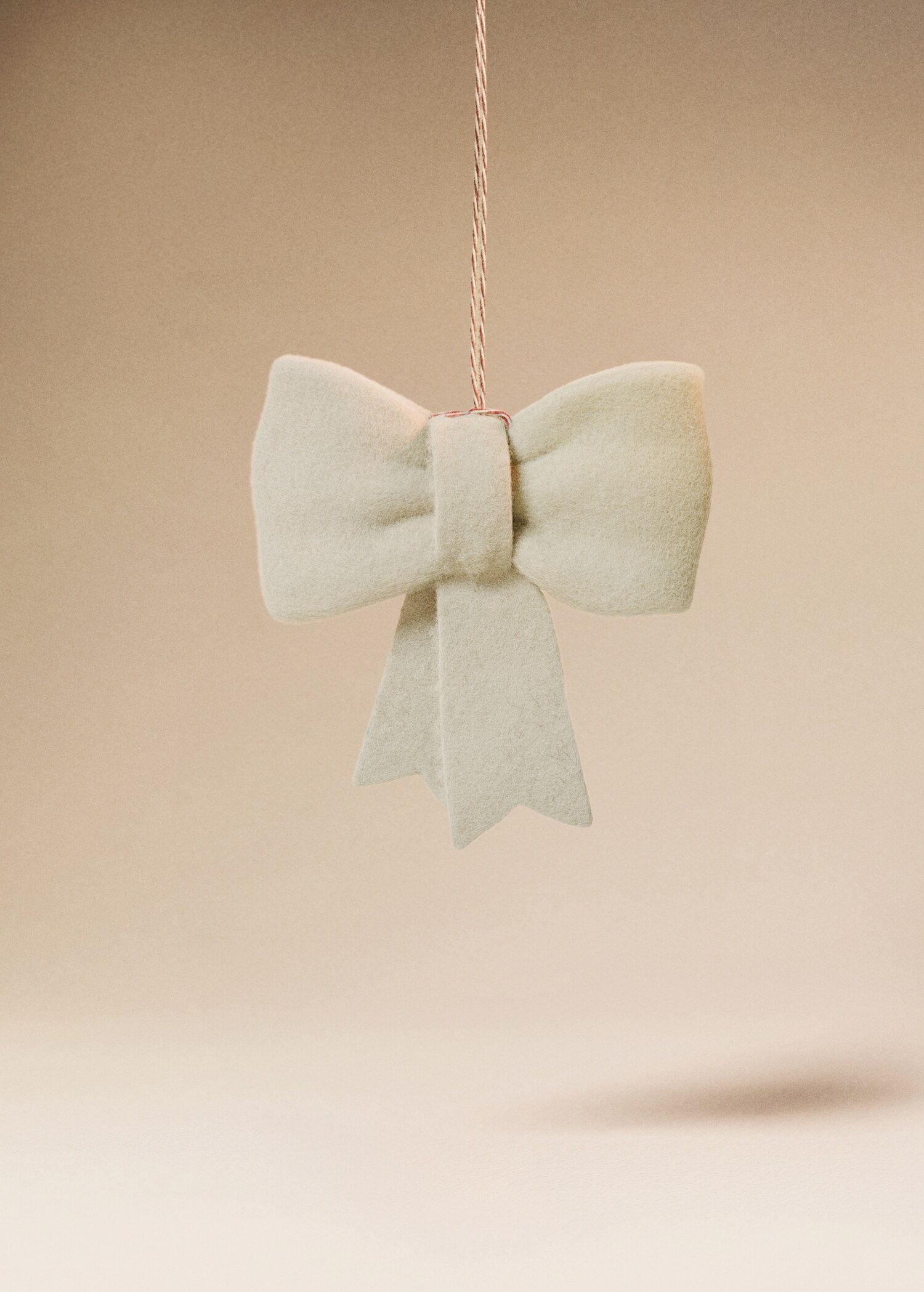 Felt bow decorations - General plane