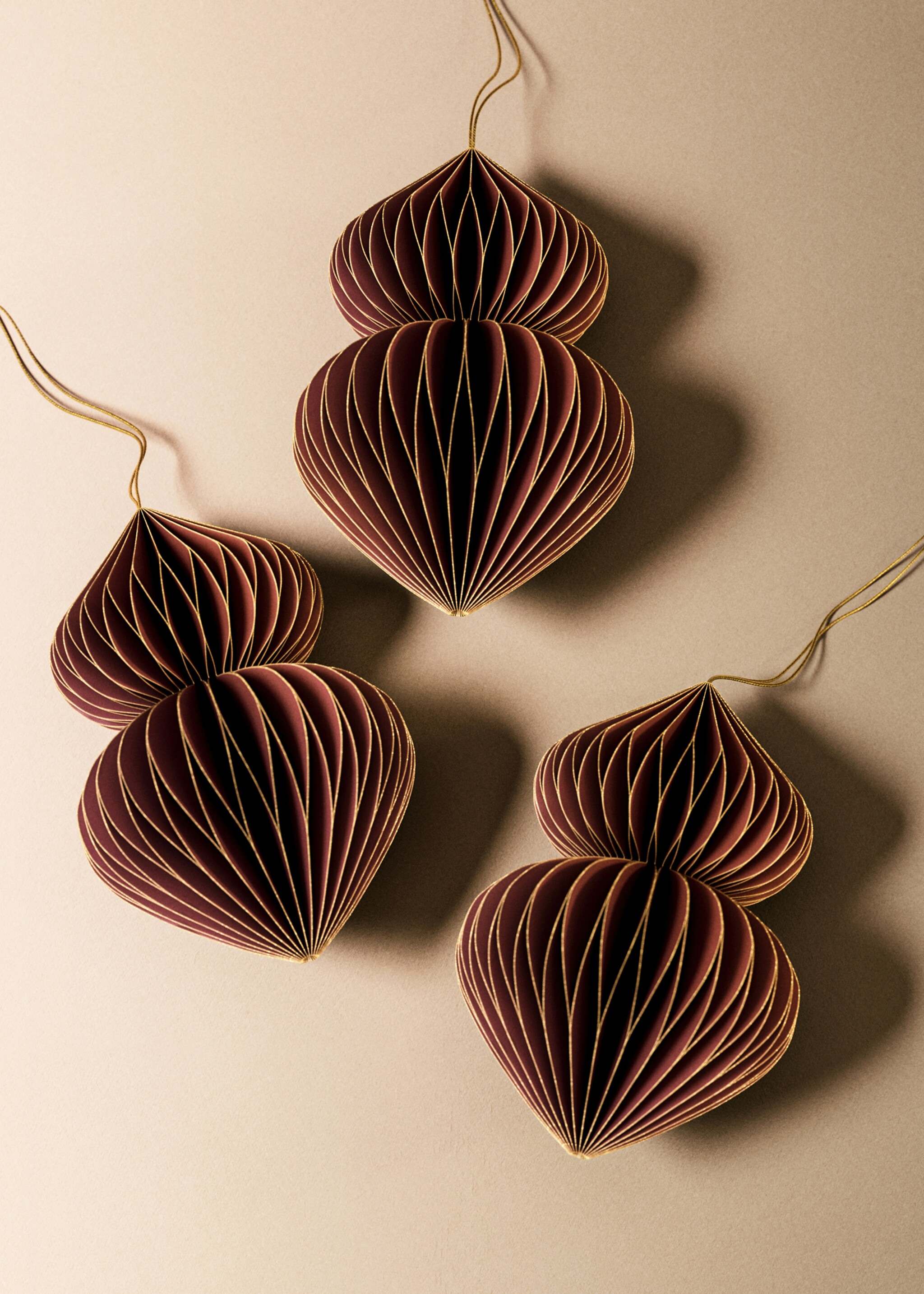 Paper tree decorations - General plane, Maroon. Ref: 17008311-00.