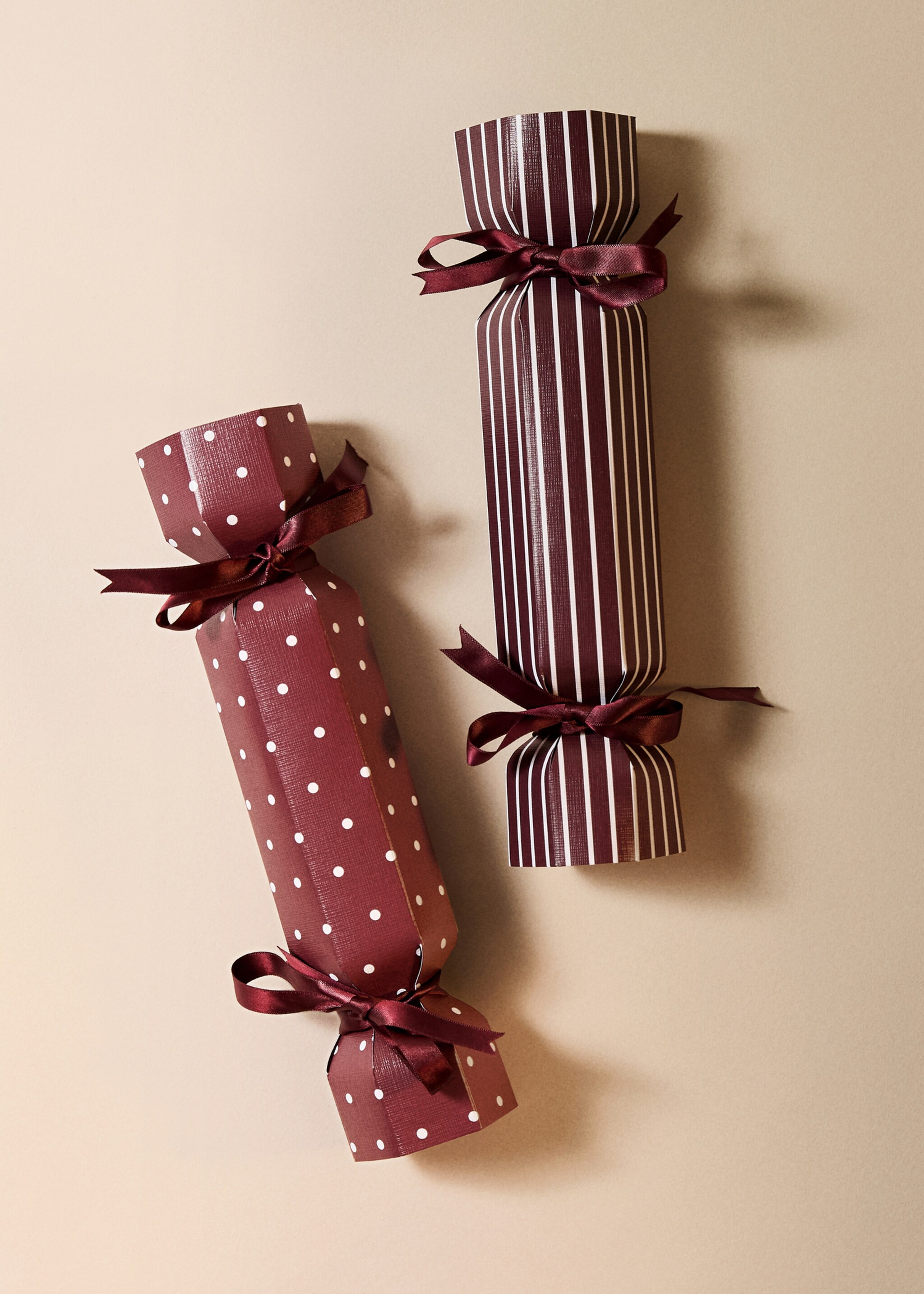 Surprise cracker - General plane, Maroon. Ref: 17008315-00.