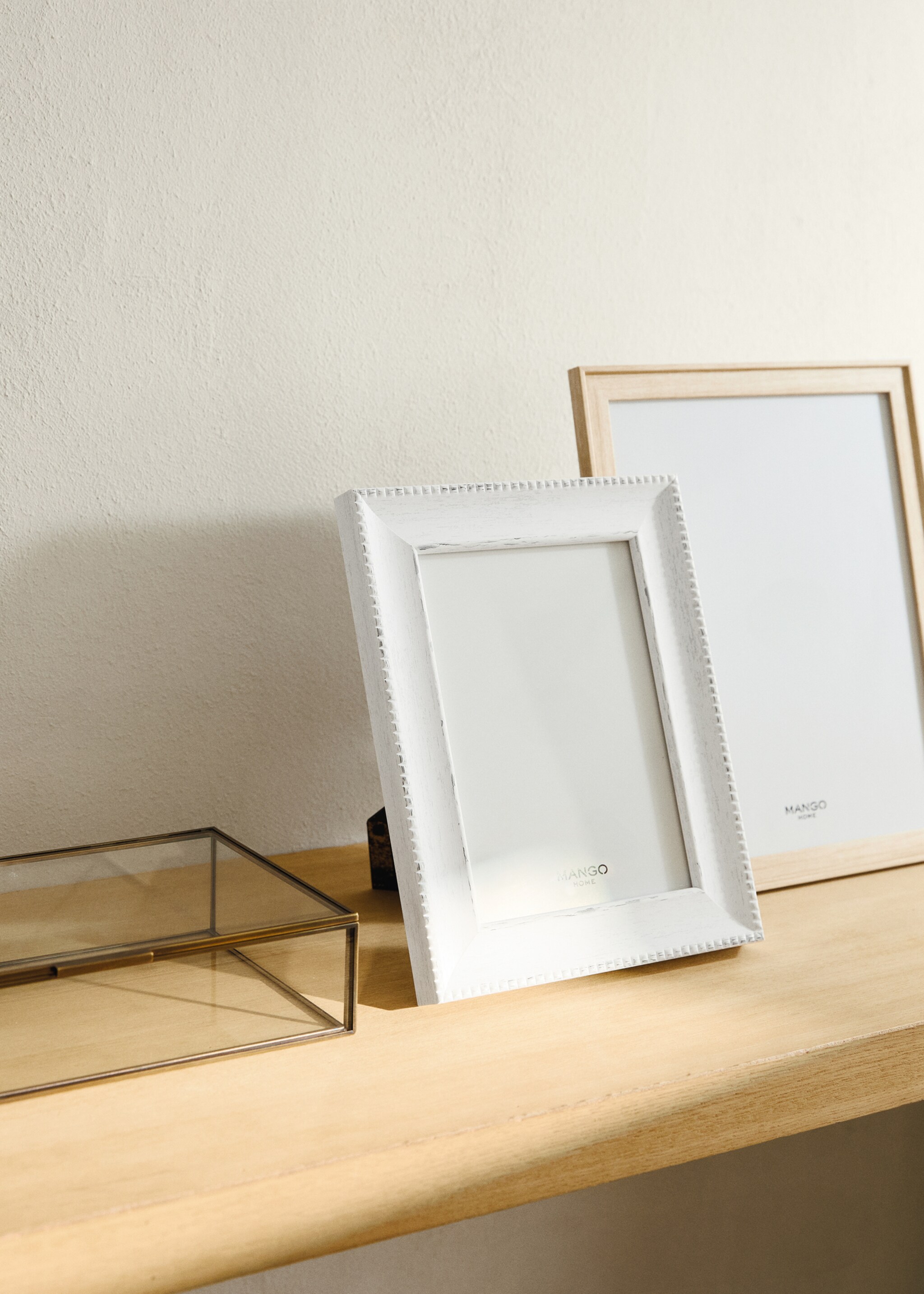Frame with textured detail - General plane