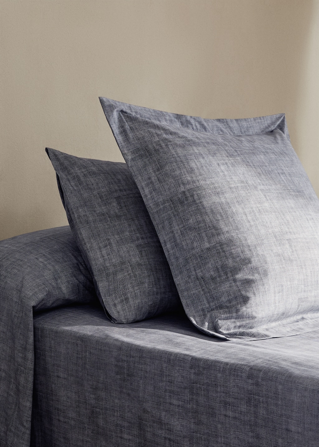 Two percale cotton herringbone-print pillowcases 60x60 cm