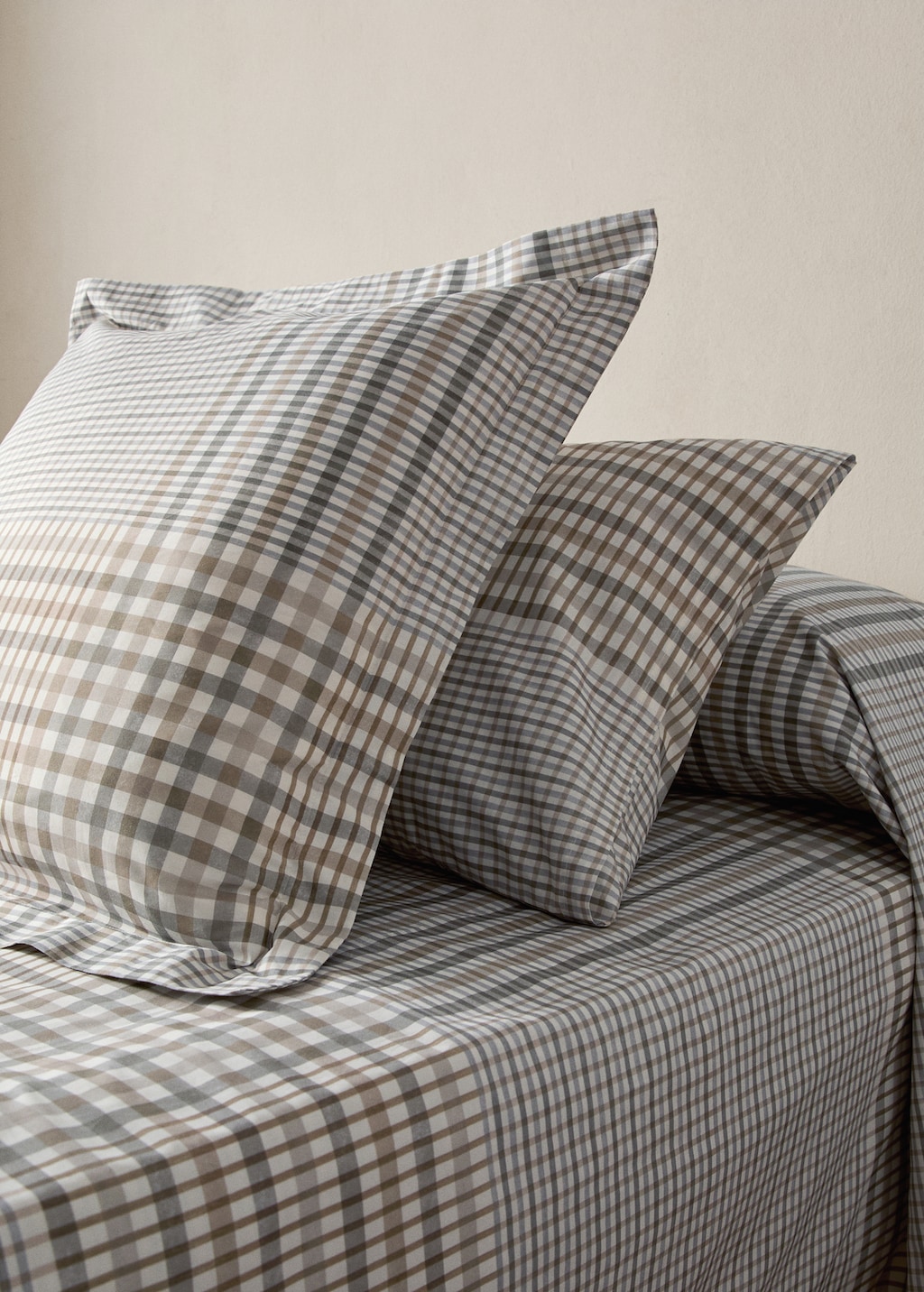 200-thread count percale cotton check-print pillowcase 60x60 cm