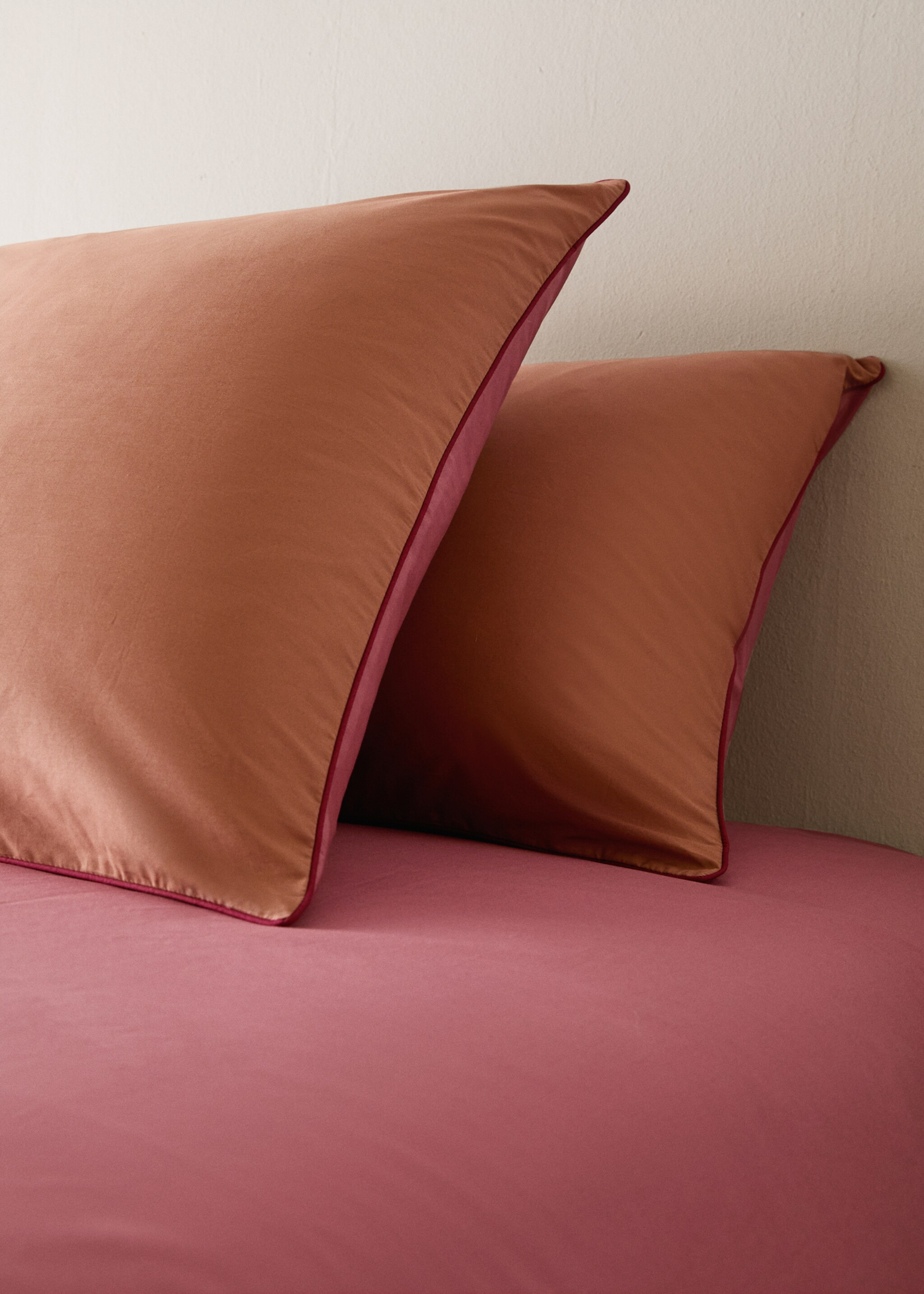 Reversible percale cotton pillowcase with contrasting piping 50x75 cm - General plane, Pink. Ref: 17011592-00.
