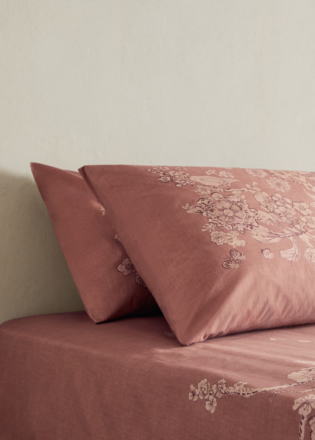 Percale cotton floral-print pillowcase 45x110 cm