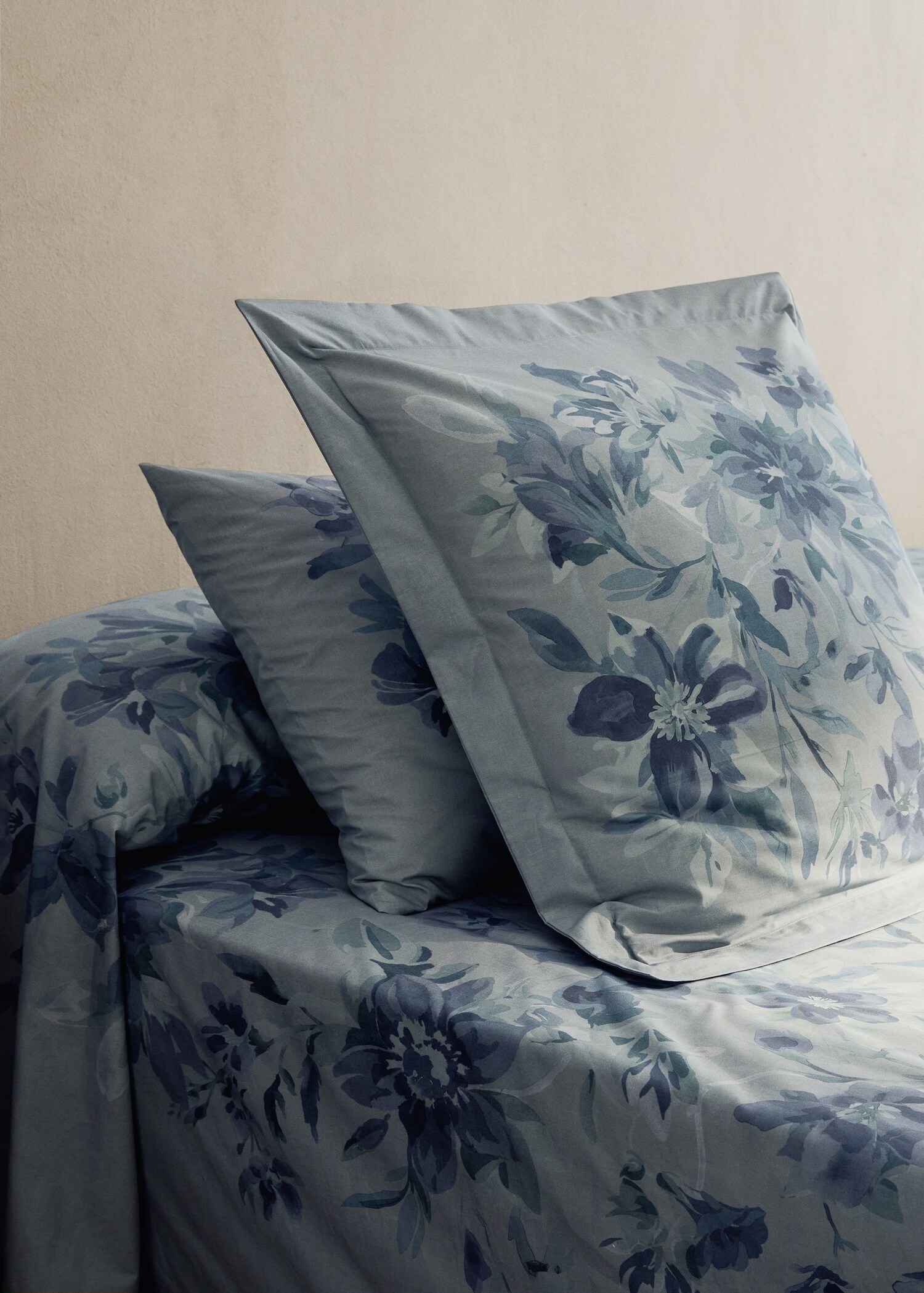 Watercolour floral print percale cotton pillowcase 50x75 cm - General plane