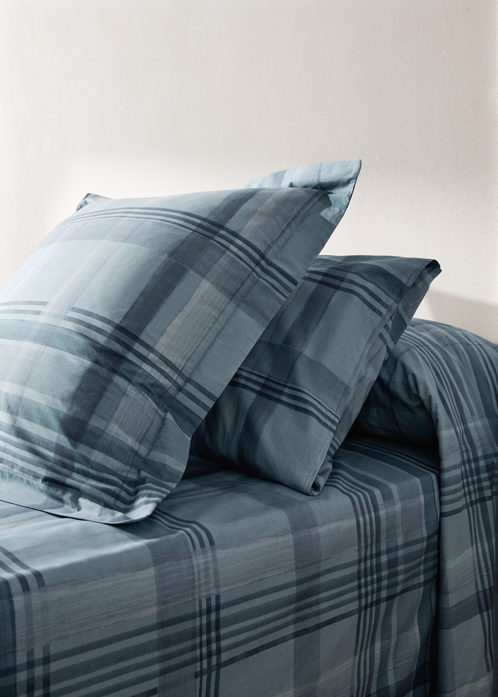 Percale cotton watercolor check-print pillowcase 50x75 cm