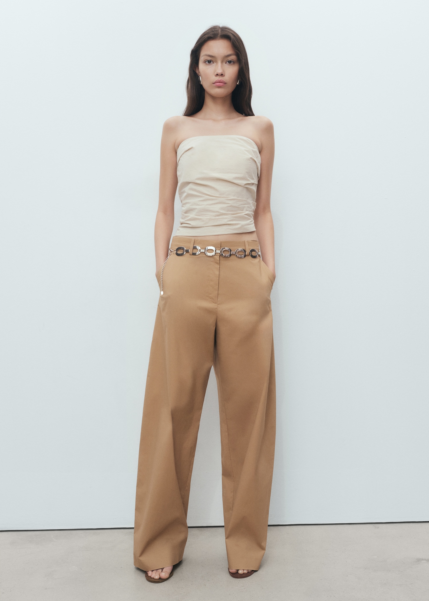 Pantaloni in cotone wideleg a vita media - Piano generale