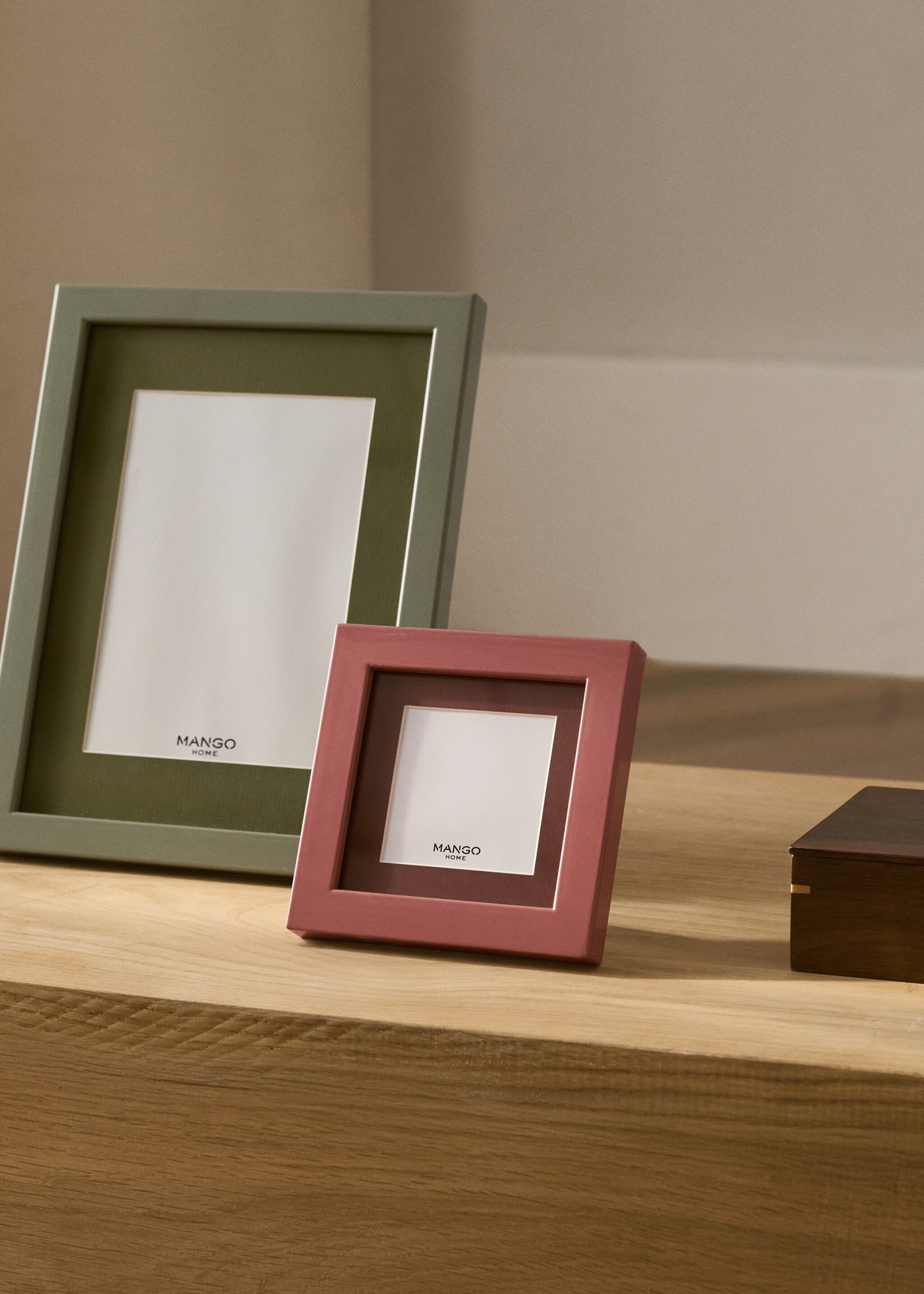 Small coloured lacquered frame - General plane, Pink. Ref: 17012929-00.