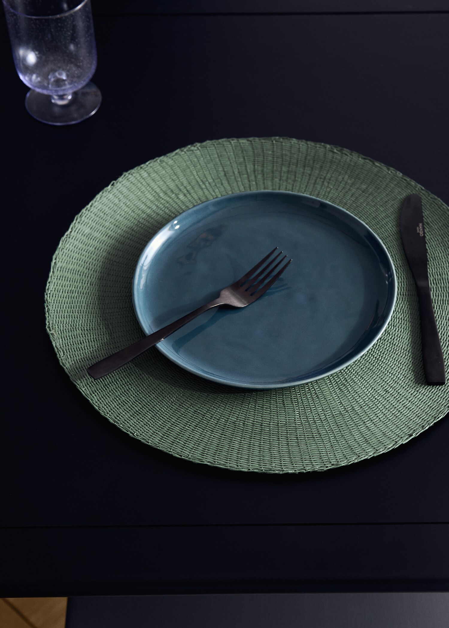 Coloured paper placemat - General plane
