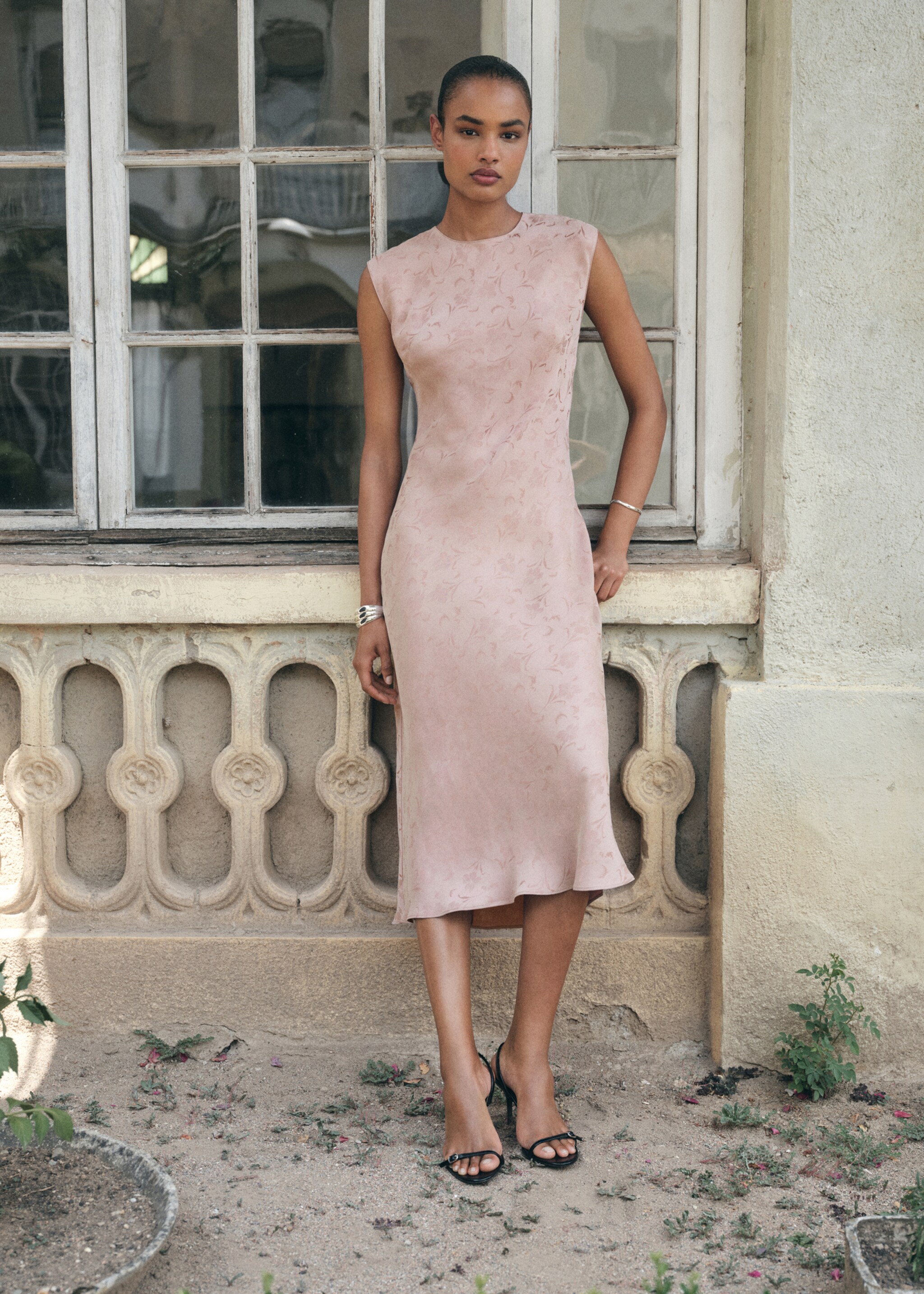 Satin floral jacquard dress - General plane