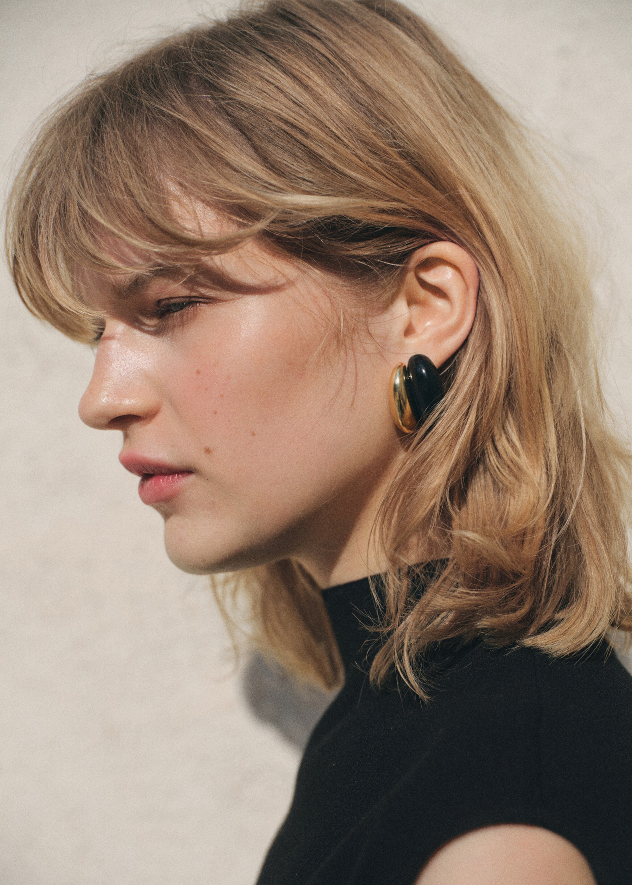 Mixed resin earrings - General plane, Gold. Ref: 17014135-00.