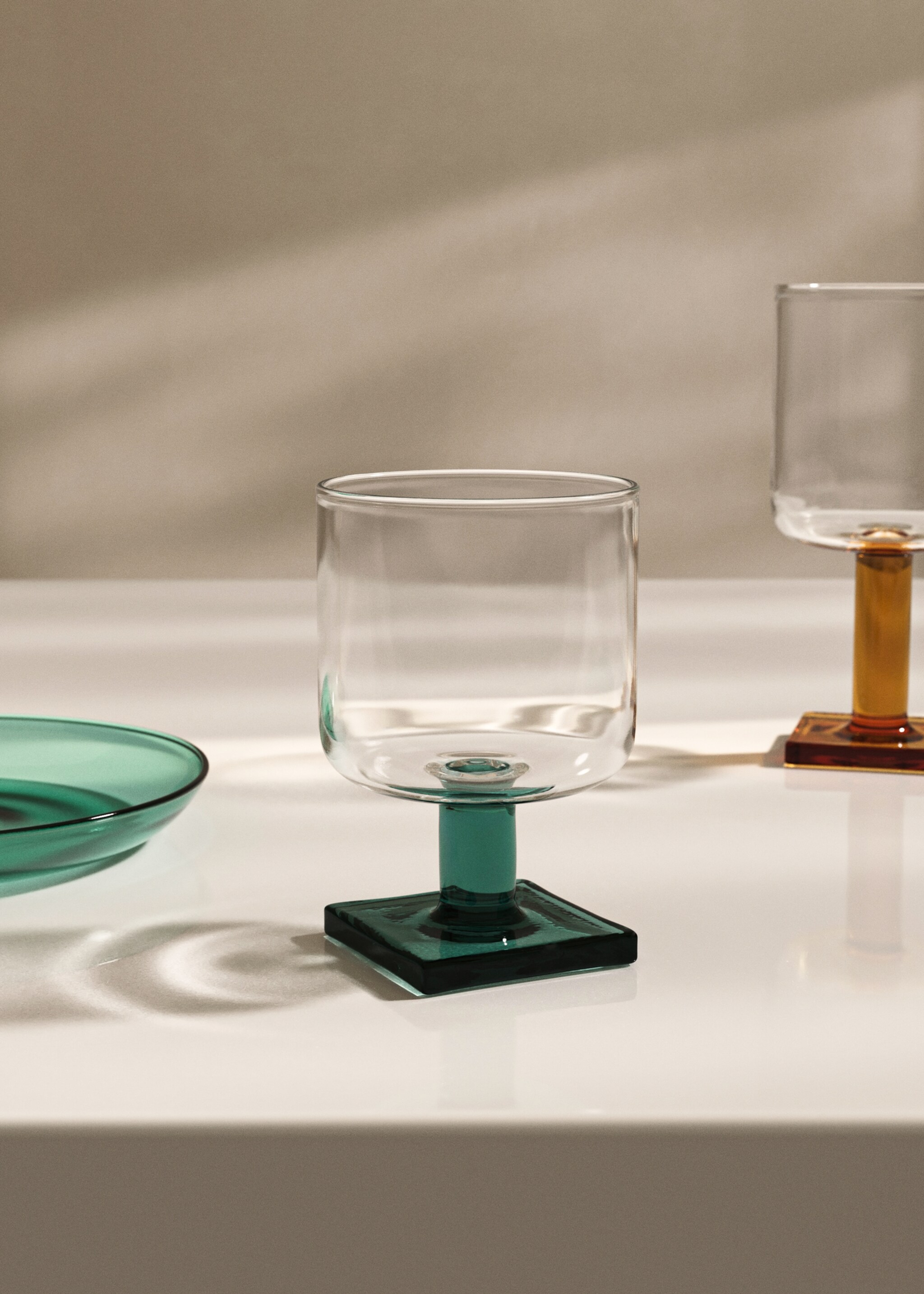 Borosilicate glass vase with coloured base - General plane, Brown. Ref: 17014445-00.