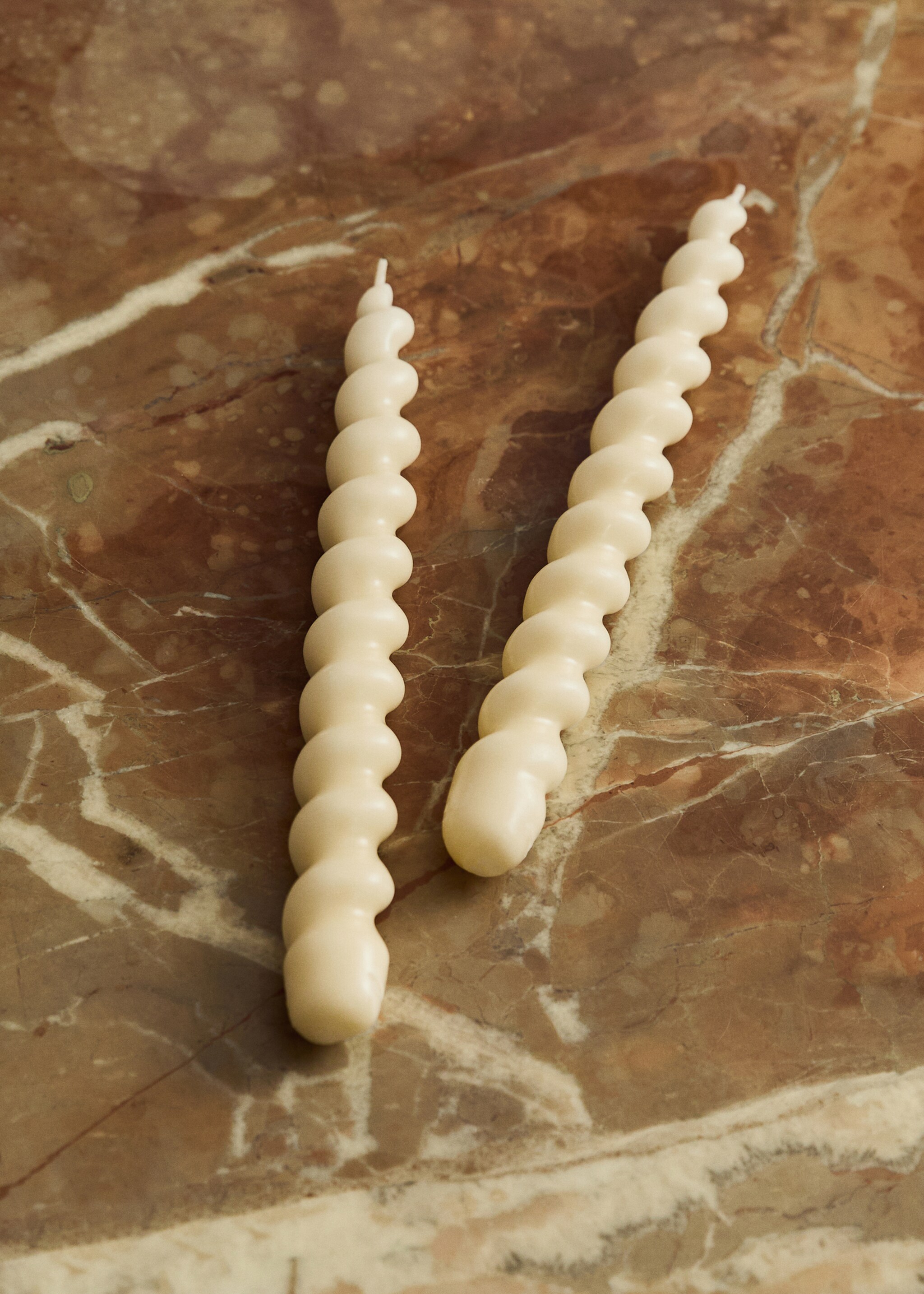 Tall decorative candles with spiral design - General plane, Off White. Ref: 17014452-00.