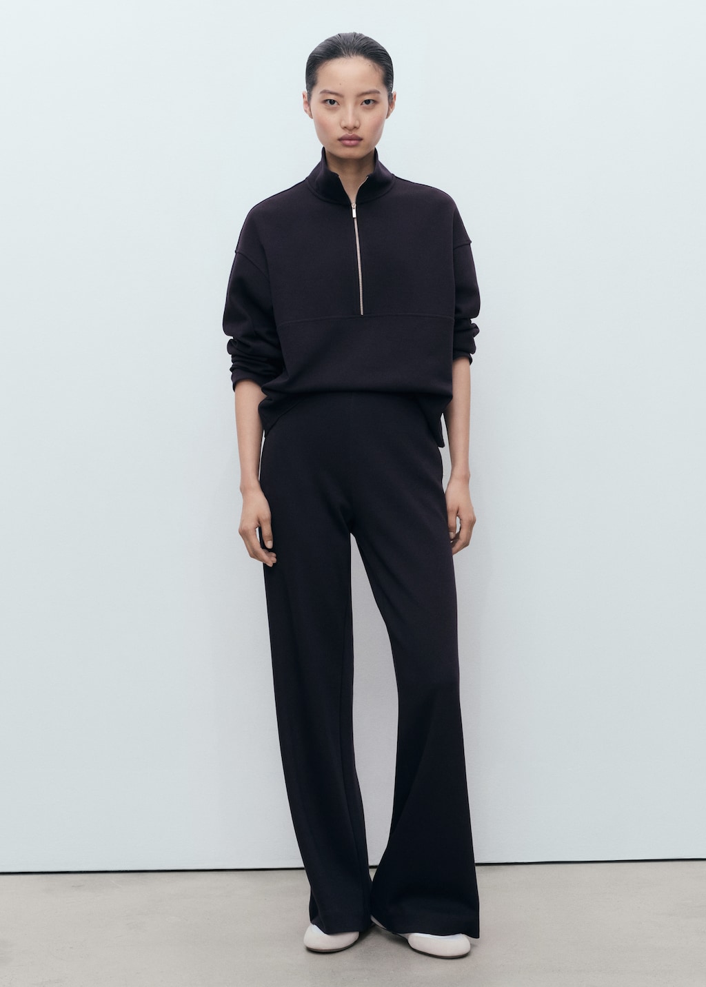 Turtleneck sweatshirt with zip