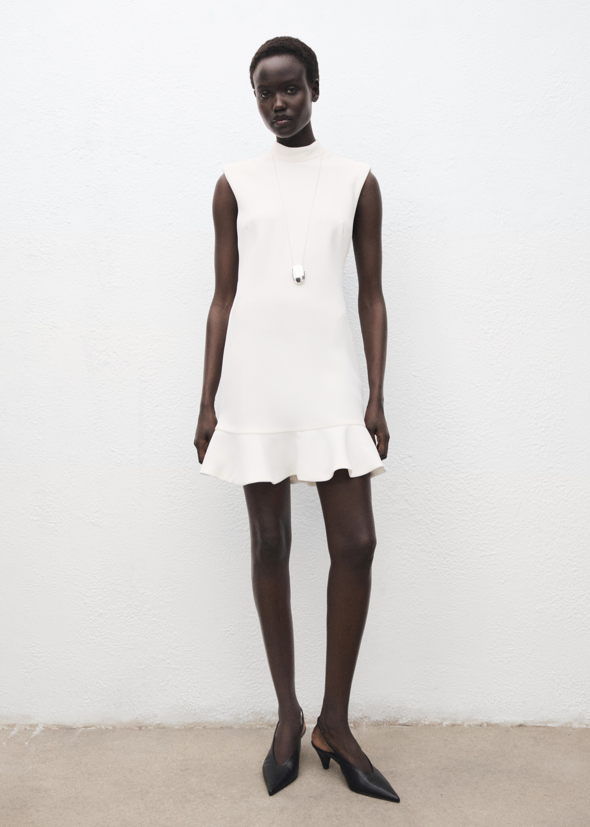 High-neck dress with ruffle - General plane, Ecru. Ref: 17015827-00.