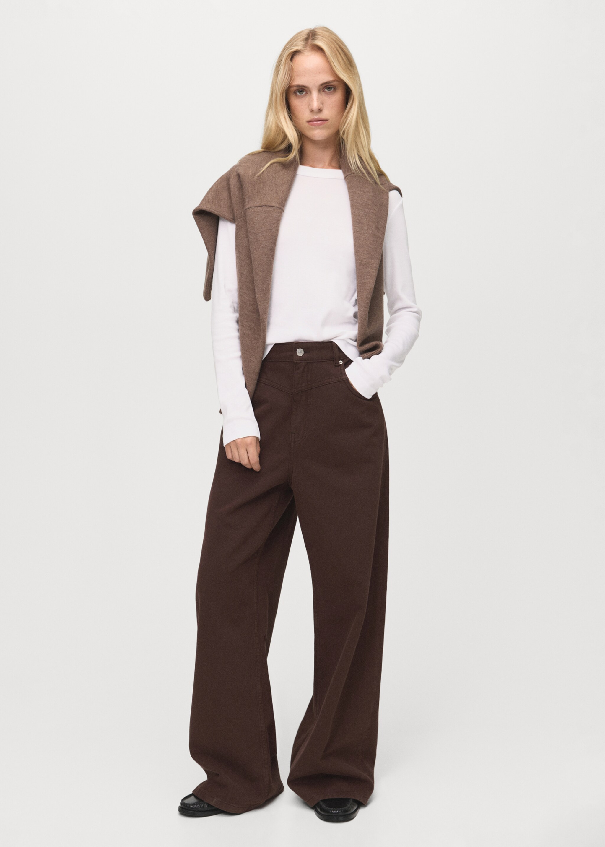 Jean wide leg loose taille moyenne - Plan général, Chocolat. Ref: 17015831-00.