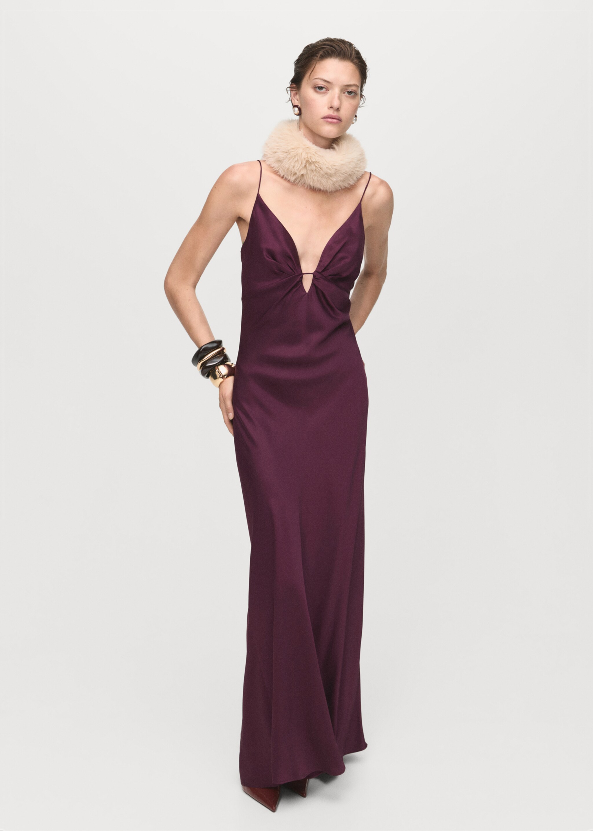V-neck satin dress - General plane, Wine. Ref: 17015833-00.