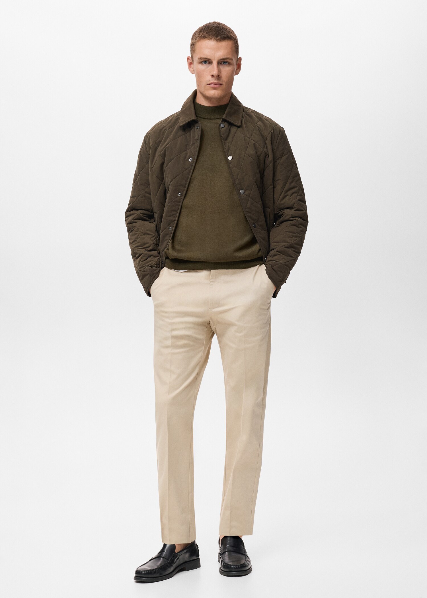 100% wool turtleneck sweater - General plane