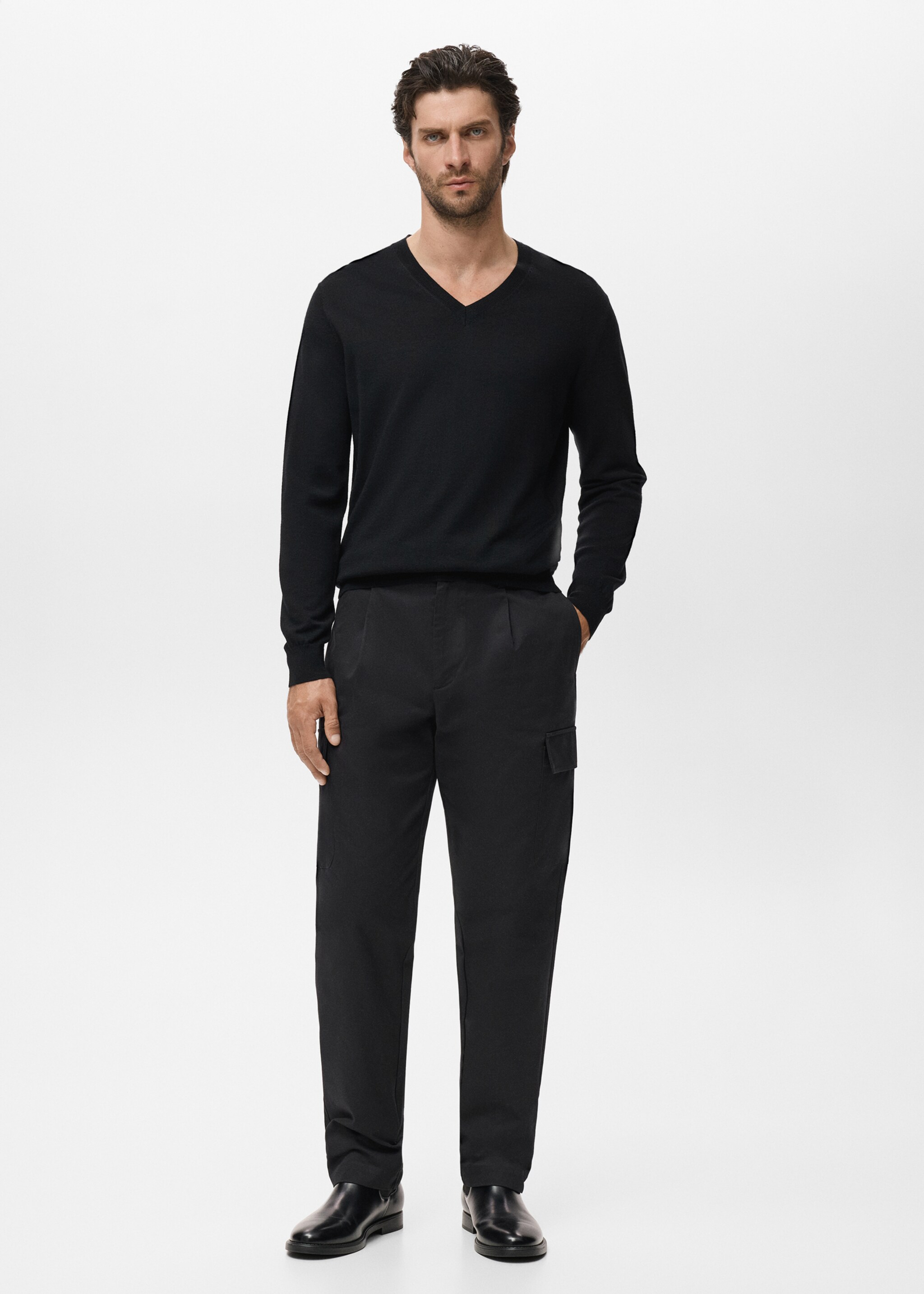 100% merino wool V-neck sweater - General plane, Black. Ref: 17015975-00.
