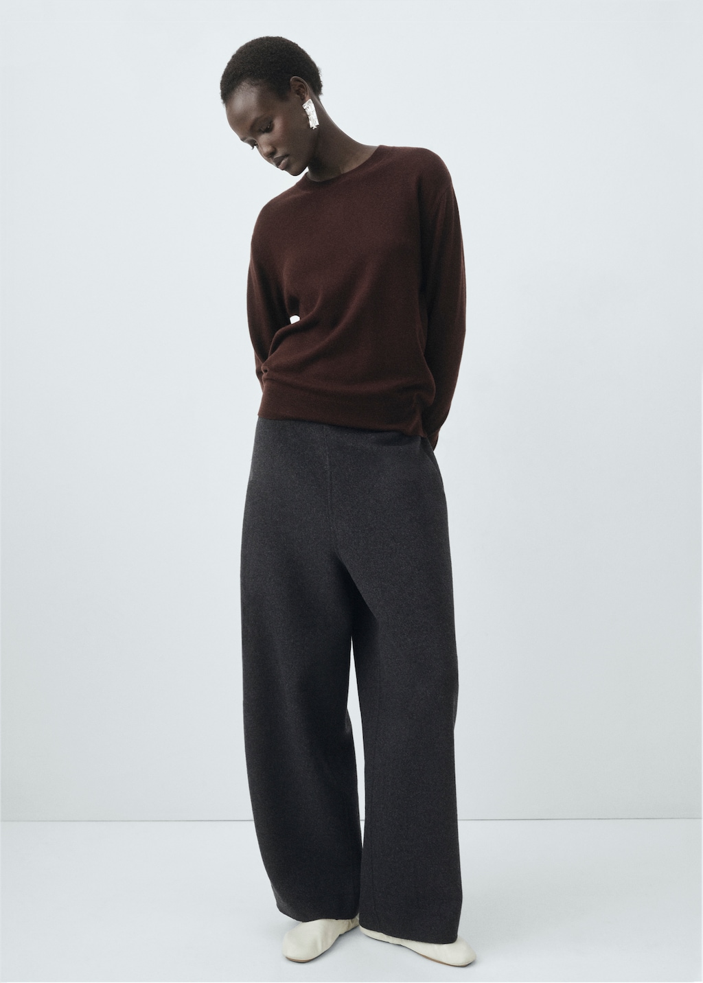 100% wool fine-knit sweater