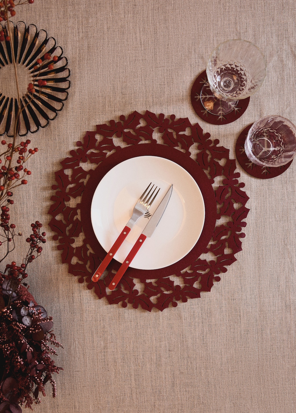 Holly felt placemat