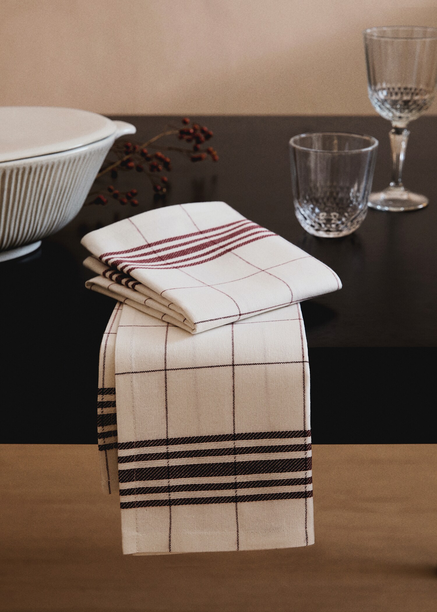 Checkered kitchen towels - General plane