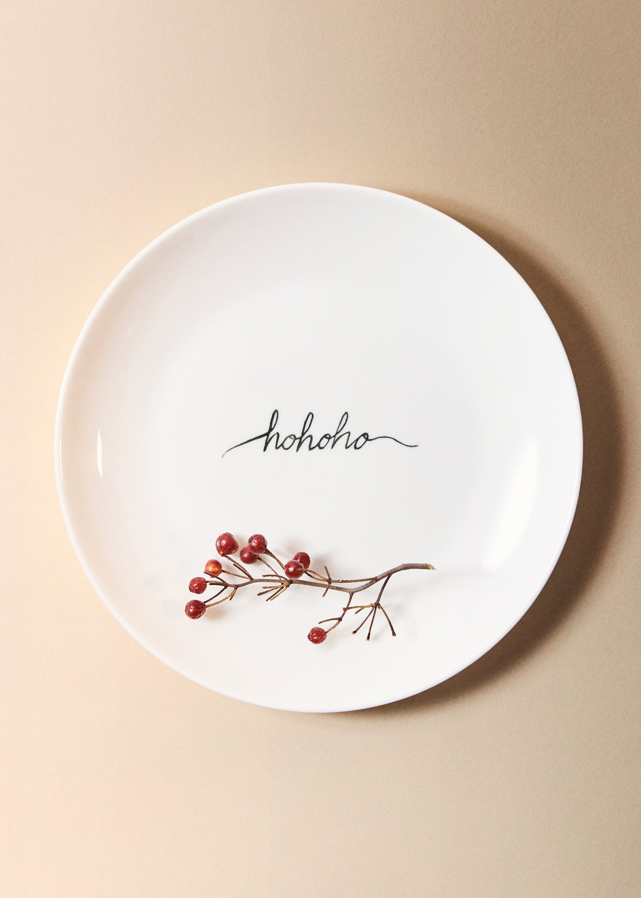 Dessertteller aus Bonechina mit Weihnachtsbaum-Schriftzug - Allgemeine Ansicht, Cremeweiß. Ref: 17017911-00.