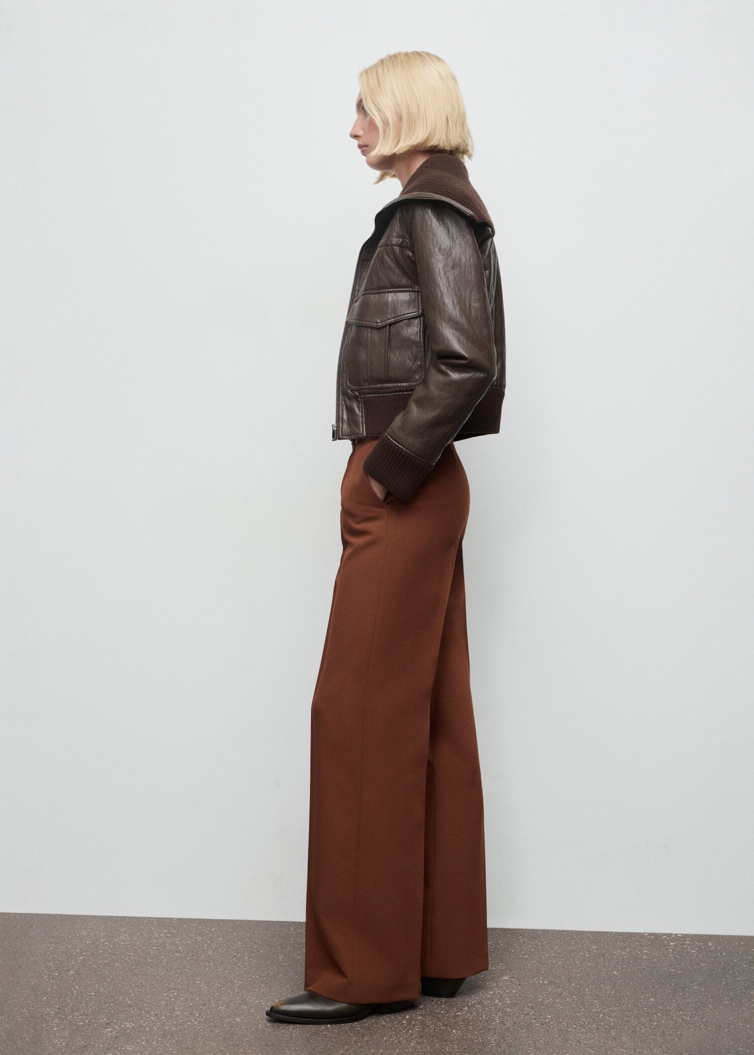 Seam-detail straight-fit trousers - General plane