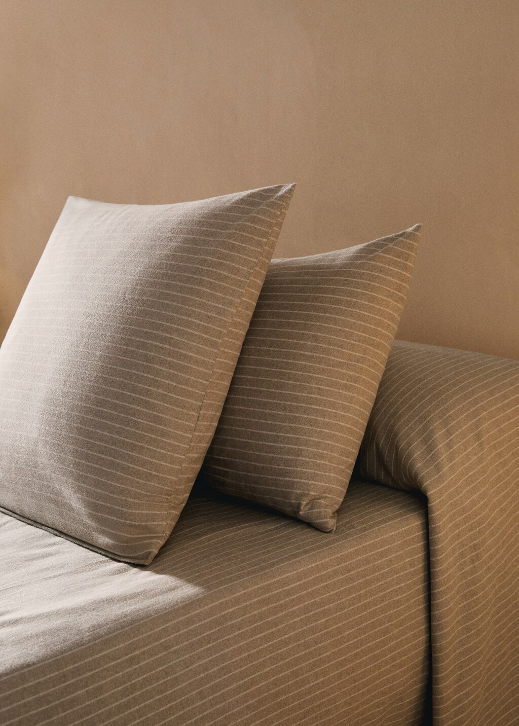 Melange cotton flannel pillowcase with fine-striped yarn 17.71x43.30