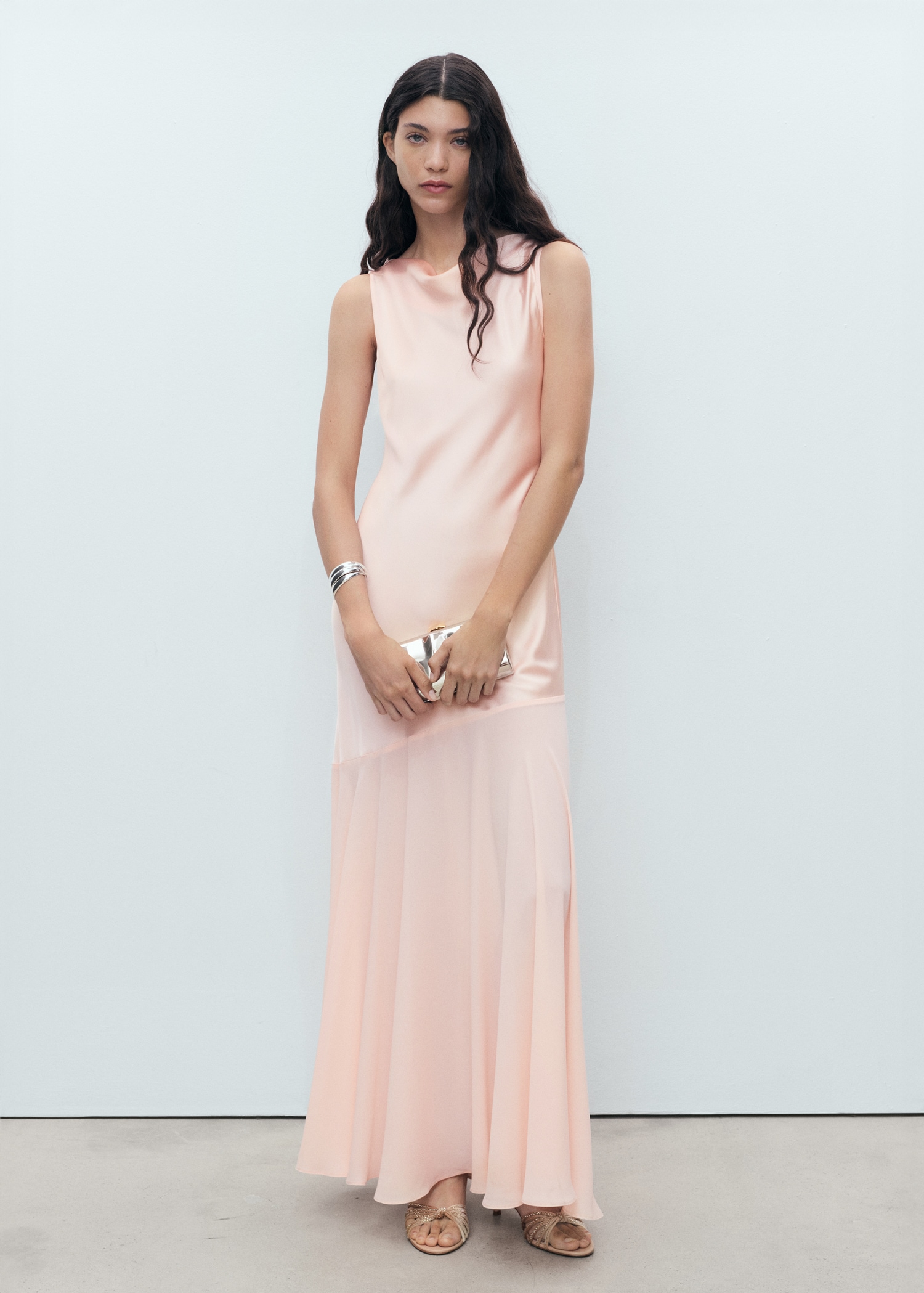 Robe combinée coupe asymétrique - Plan général