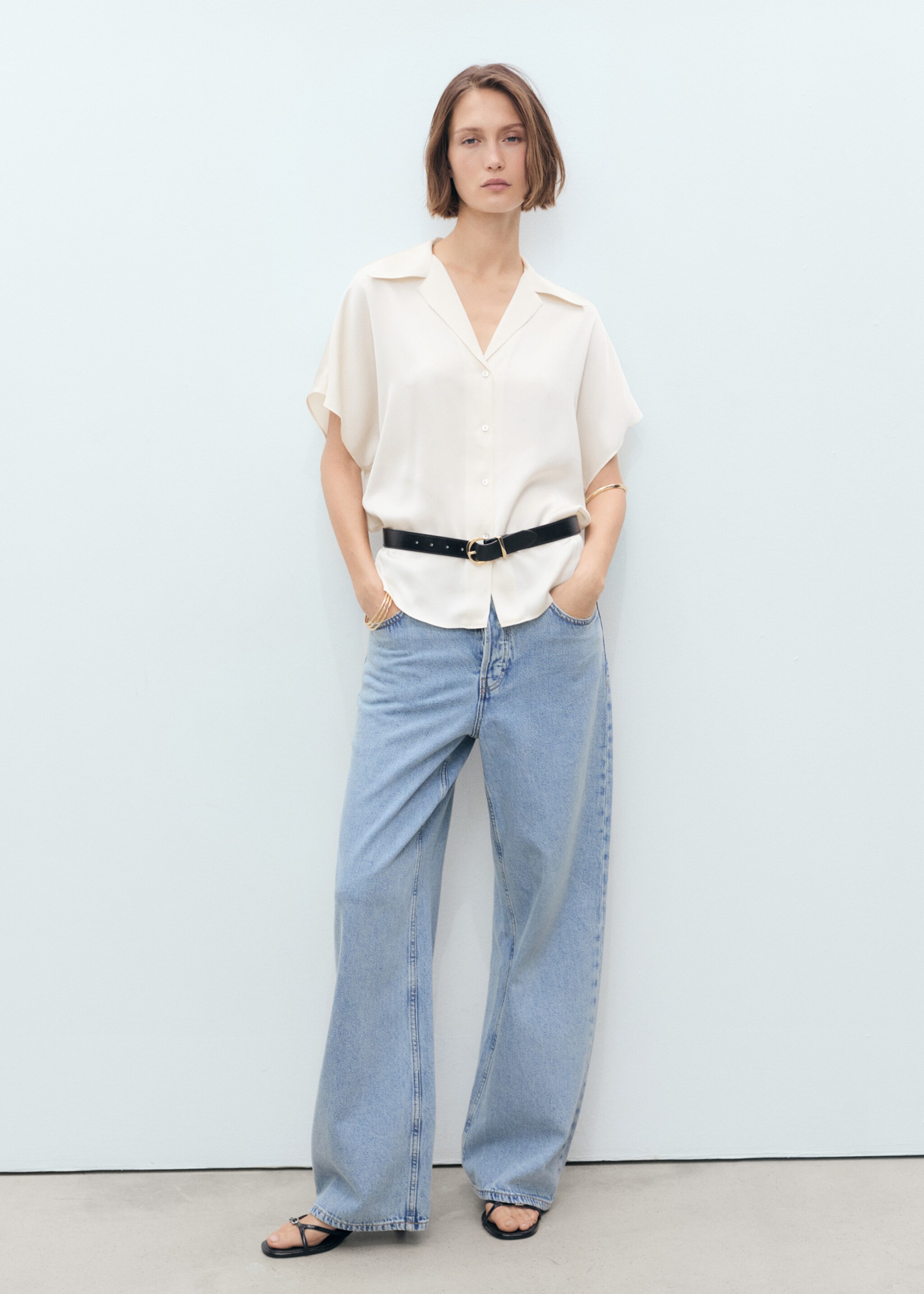 Short-sleeved satin shirt - General plane