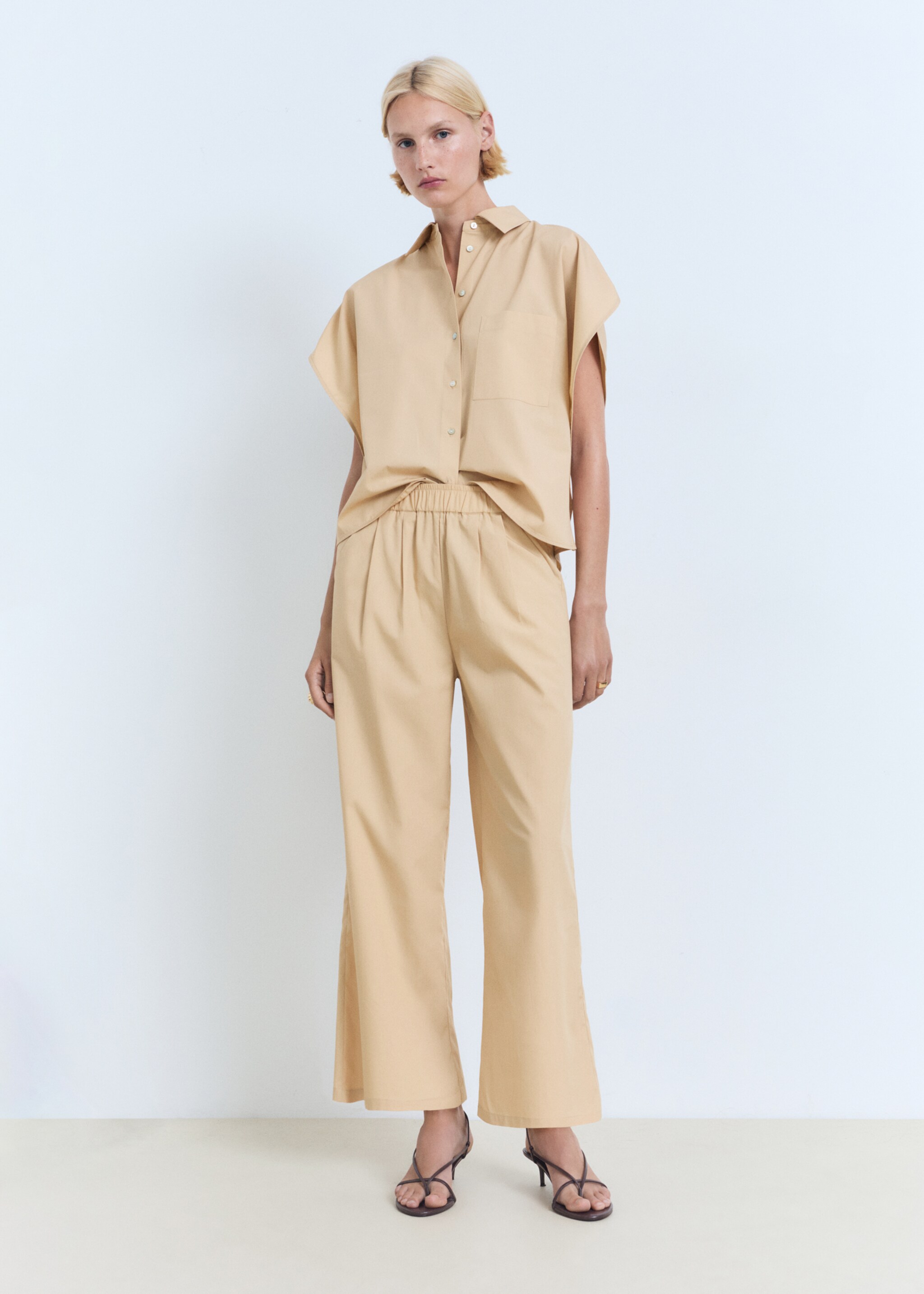 Straight-cut crop trousers - General plane