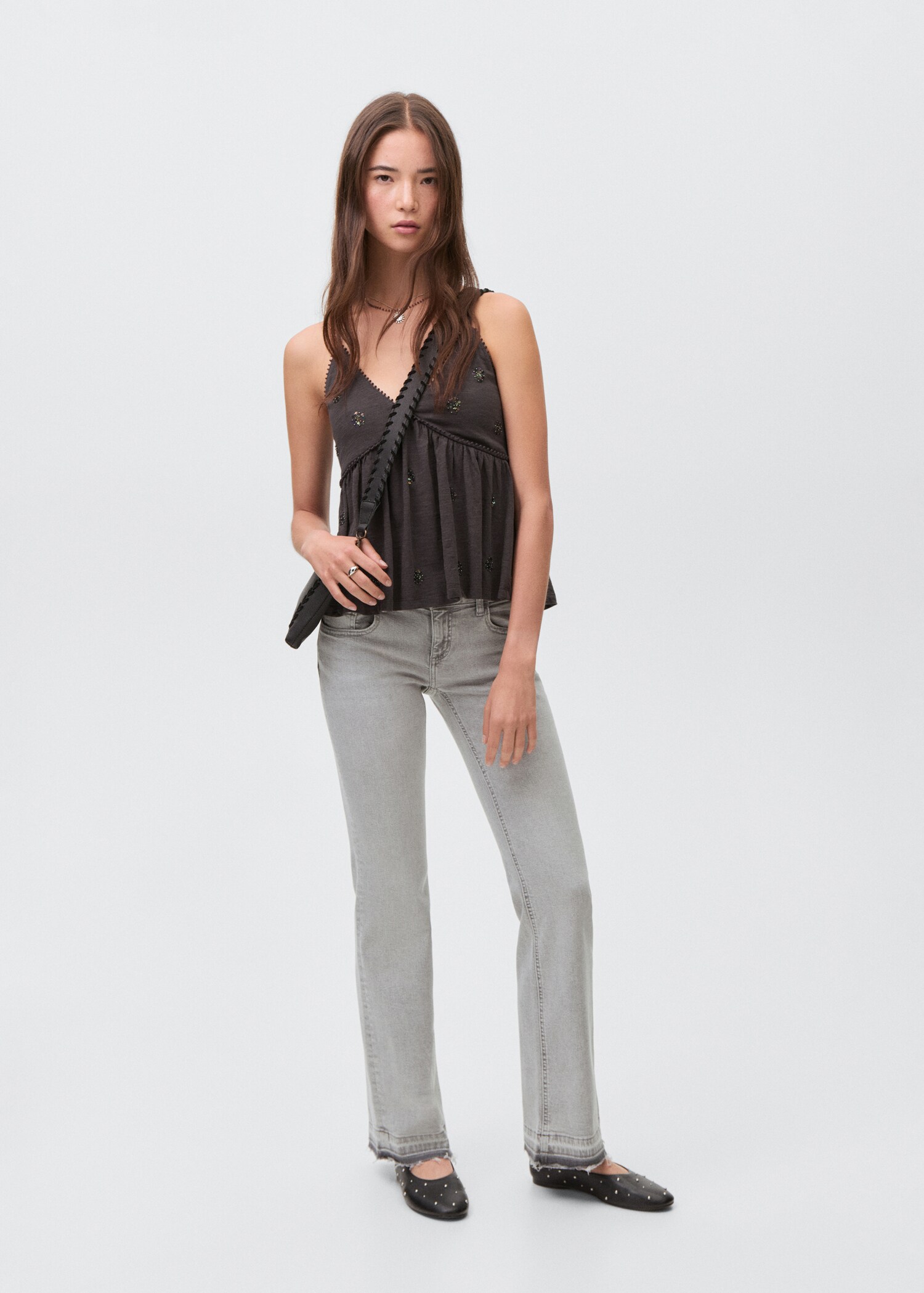 Low-waist flared jeans - General plane