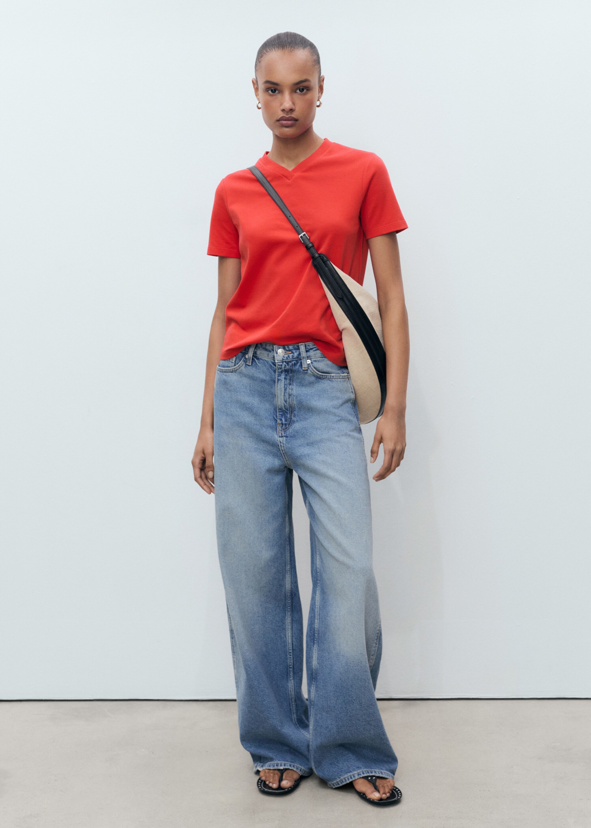 V-neck cotton T-shirt - General plane