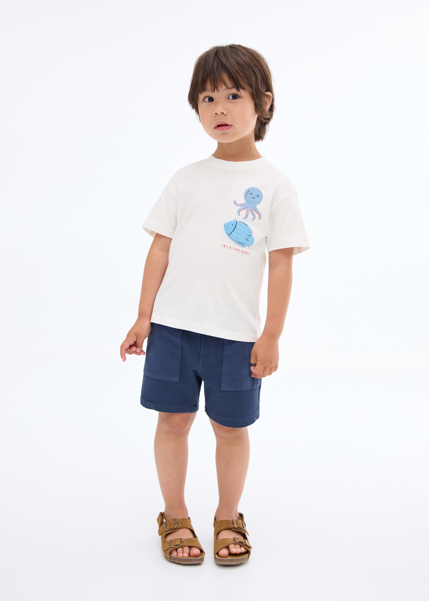 Embossed design T-shirt - General plane