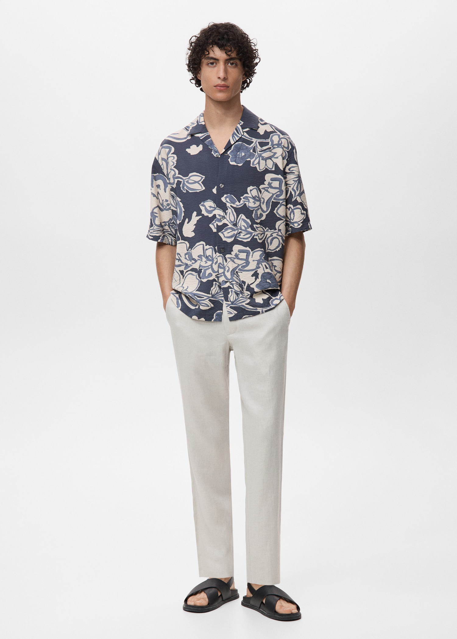 Camisa floral efecto arrugado - Plano general