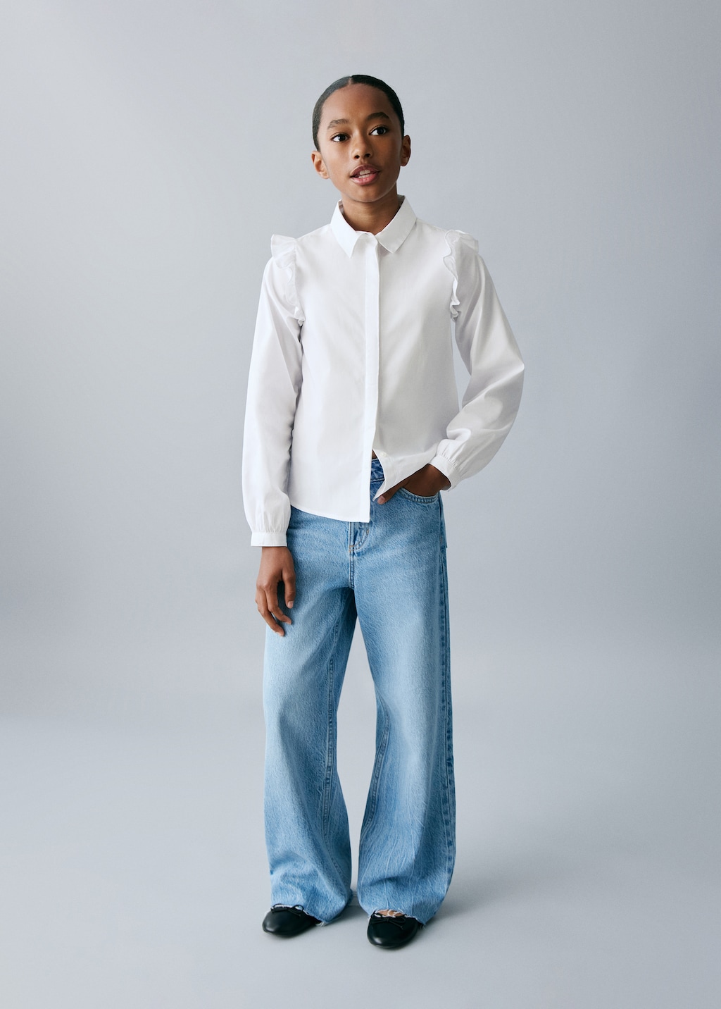 Wideleg low frayed hem jeans