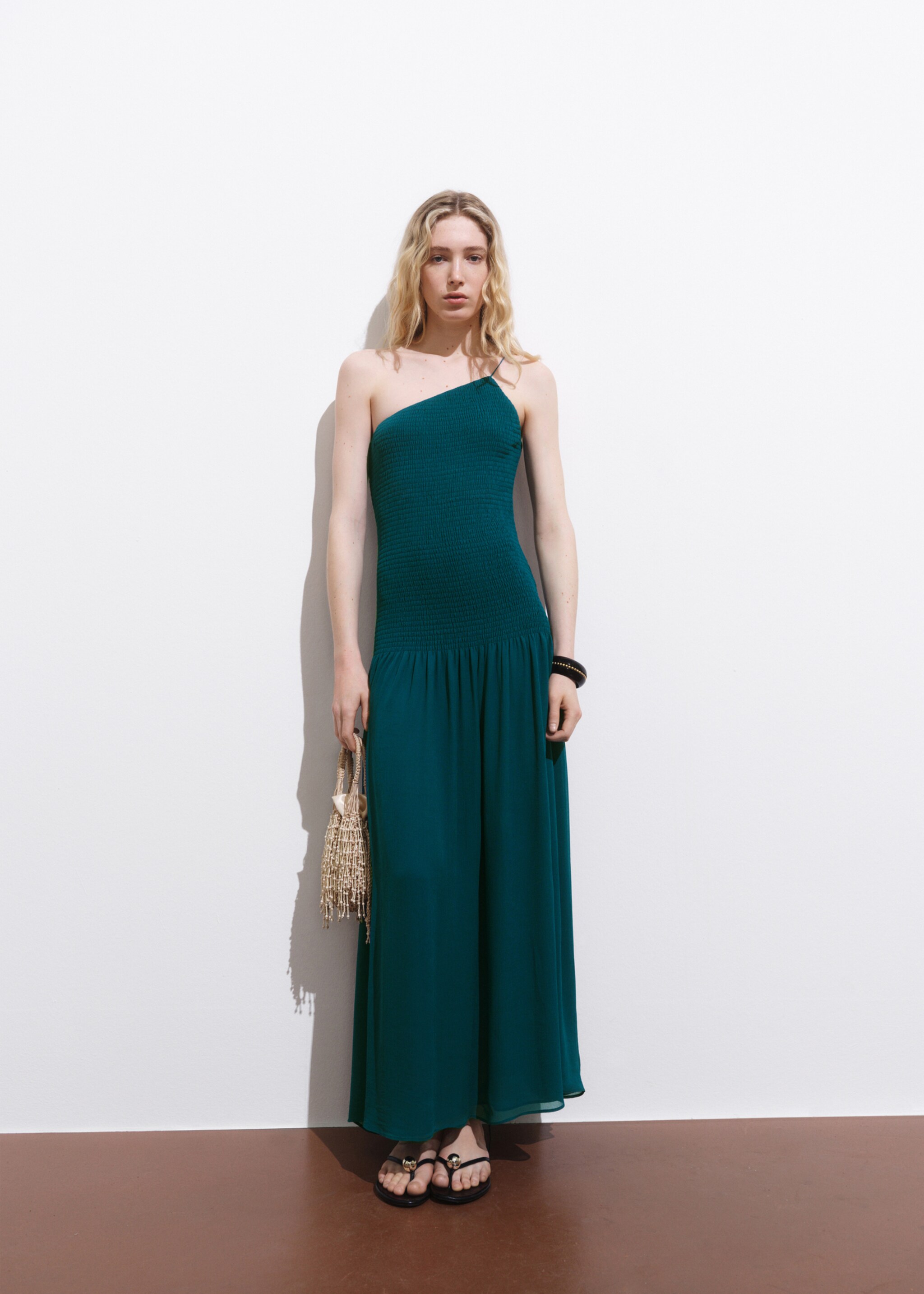 Asymmetrical dress with gathered body - General plane