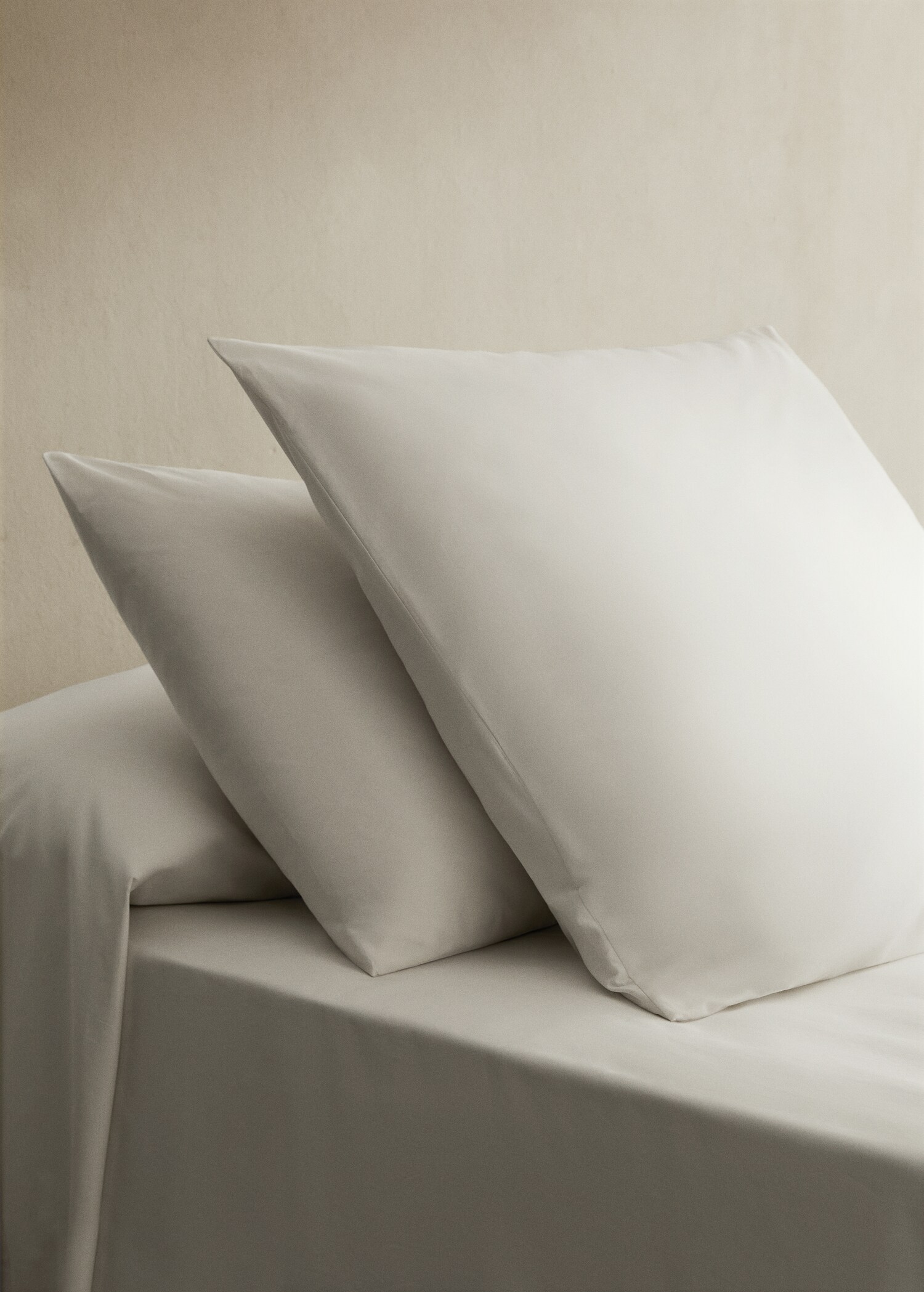 Two cotton percale pillowcases 60x60cm - General plane