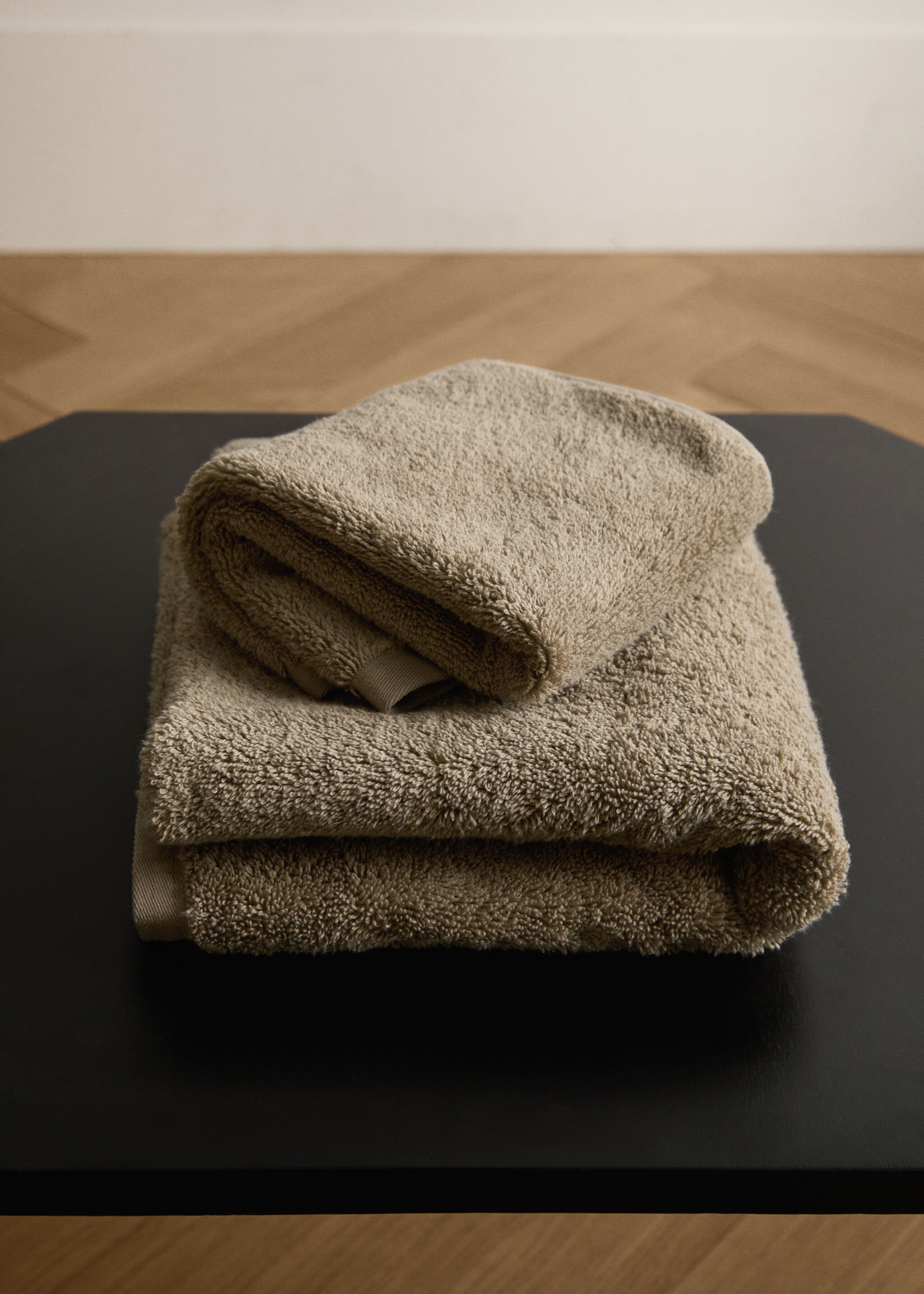 Soft cotton towel - General plane, Medium Brown. Ref: 17021596-00.